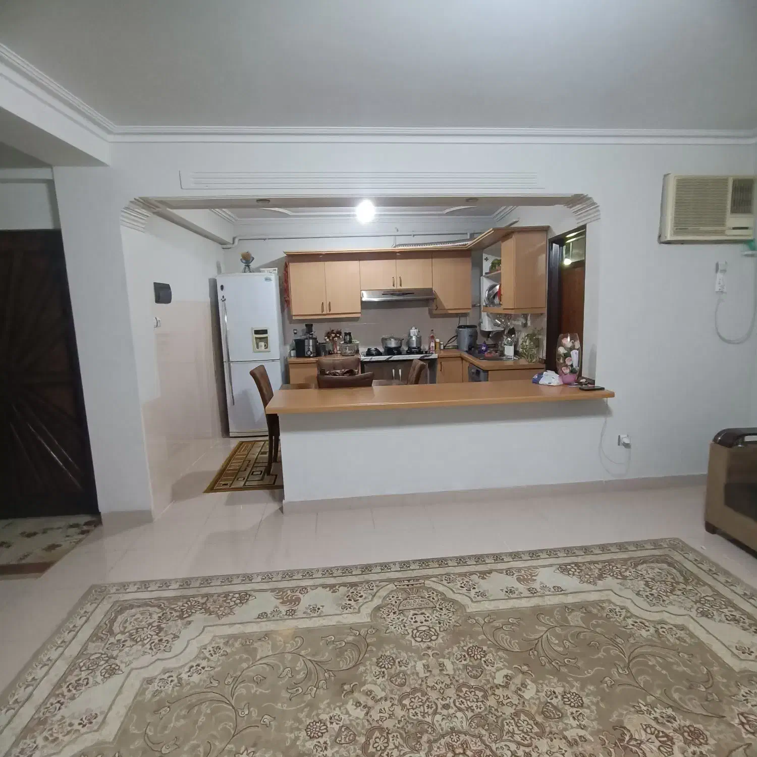 واحد آپارتمان طبقه سوم ۸۵متر.مرکزشهر|فروش آپارتمان|رضوانشهر, |دیوار