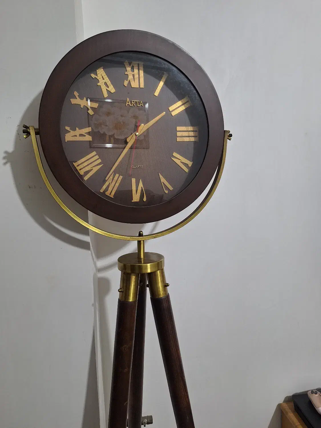 ساعت|ساعت دیواری و تزئینی|آشخانه, |دیوار