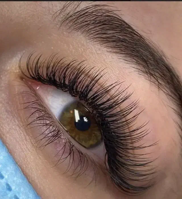 اکستنشن مژه فقط ۴۰۰|خدمات آرایشگری و زیبایی|رشت, باهنر|دیوار