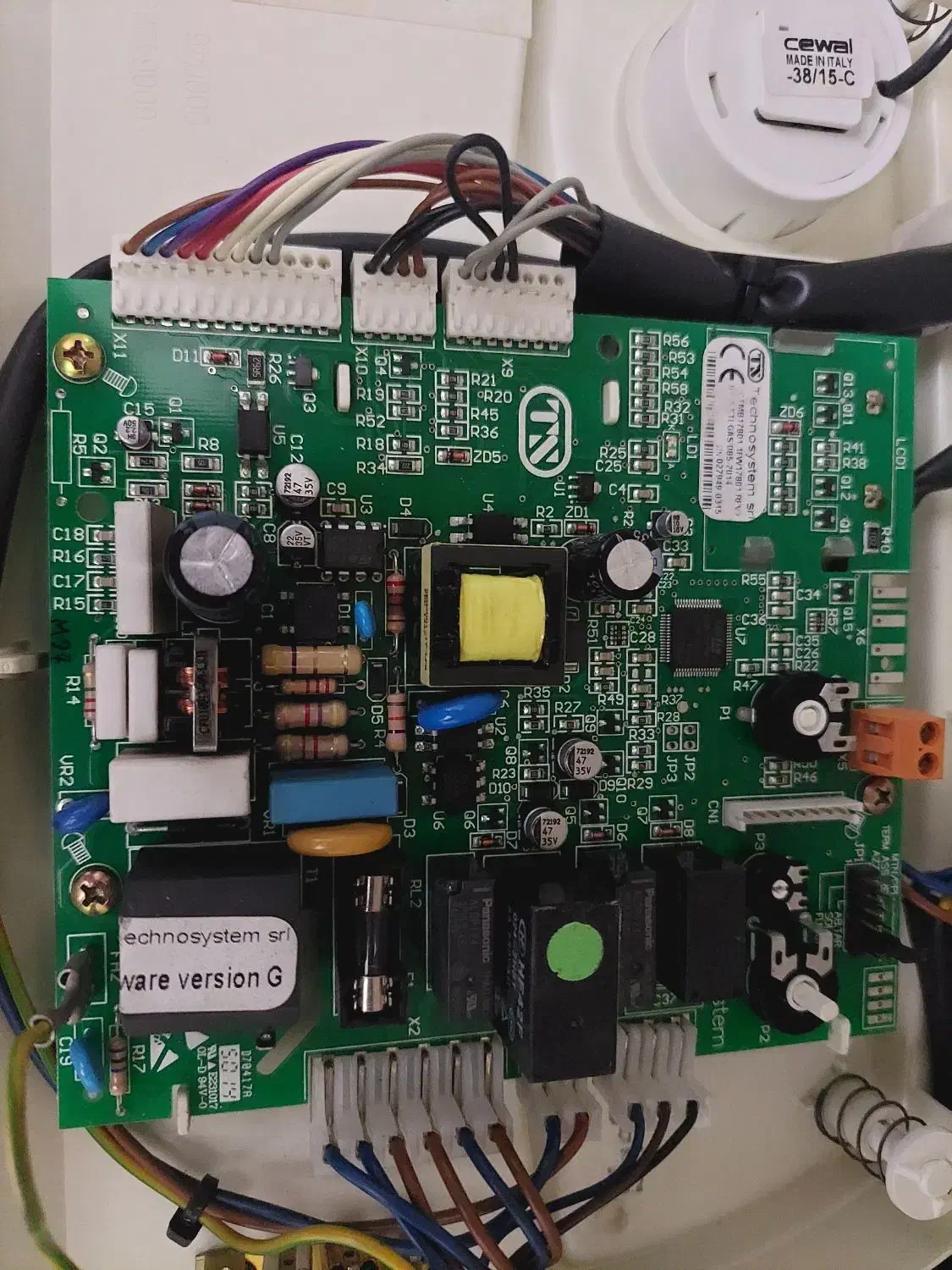 سرویسکار پکیج، نصب و سرویس انواع پکیج و رادیاتور|خدمات پیشه و مهارت|تهران, کوی بیمه|دیوار