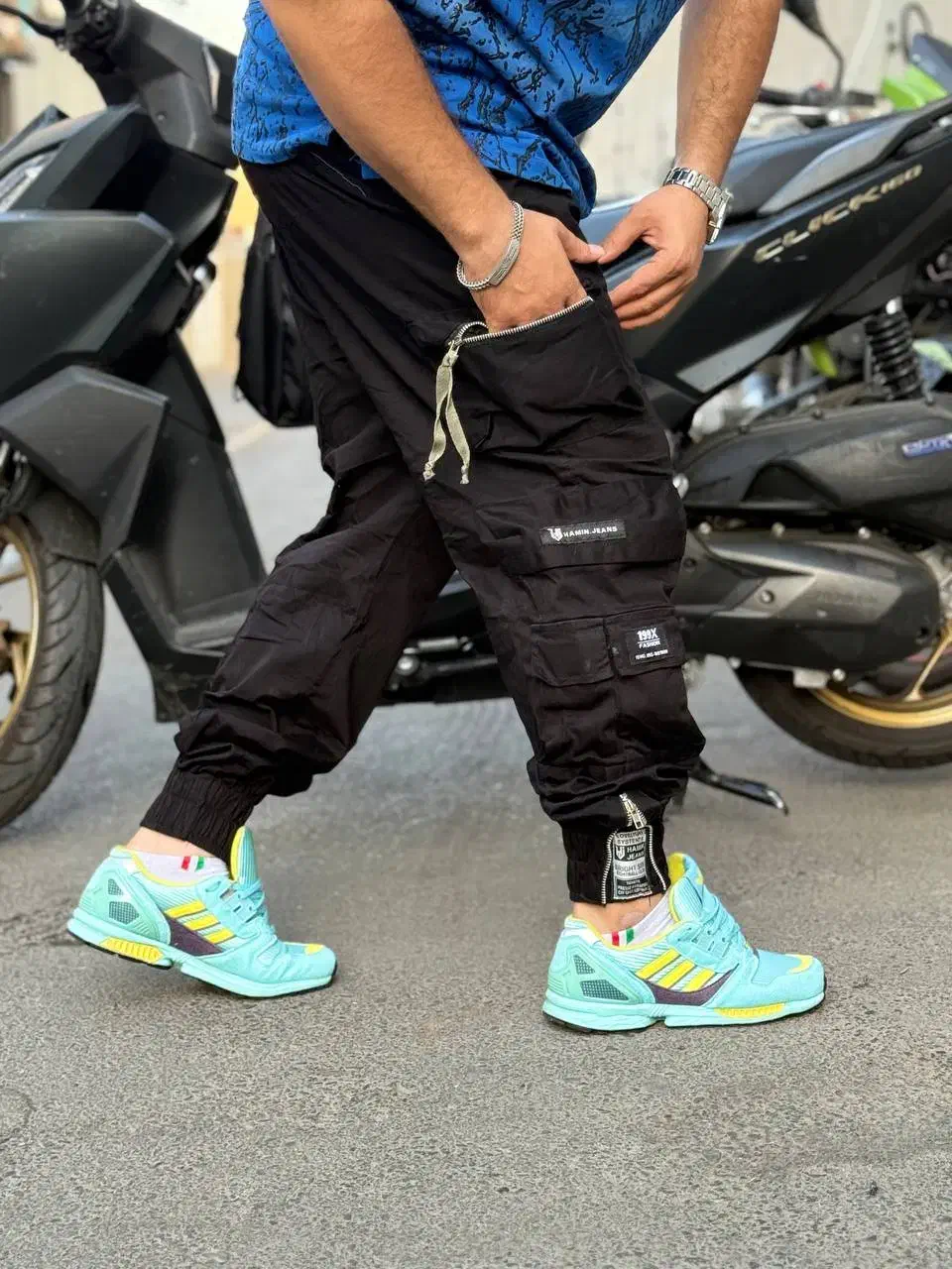 شلوار 10جیب|لباس|قم, دروازه چوبی|دیوار