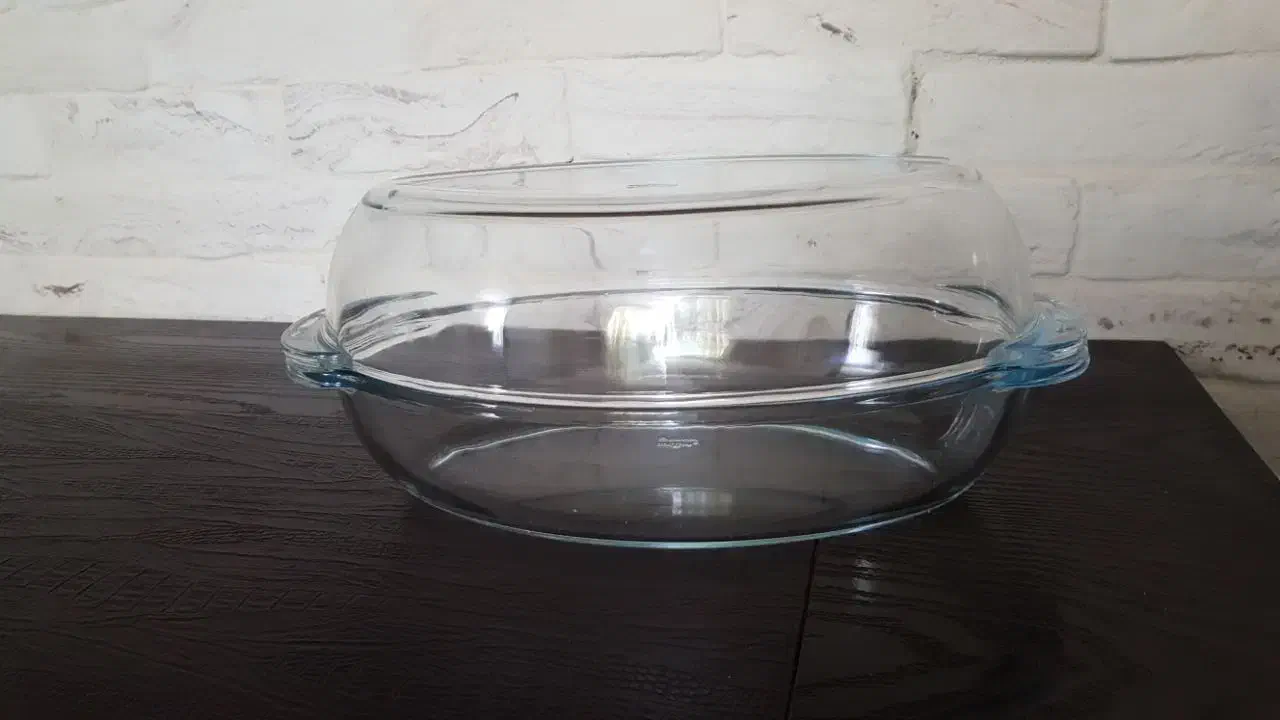 ظروف خارجی هستند.|ظروف پخت‌وپز|بیجار, |دیوار