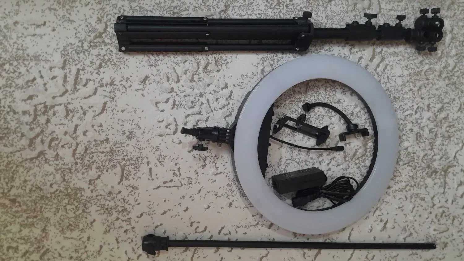 رینگ لایت همراه پایه کاملا سالم و نو|لوازم جانبی موبایل و تبلت|اصفهان, کوی راه حق|دیوار