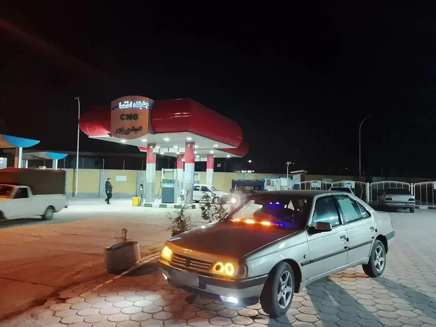 پژو ۴۰۵|خودرو سواری و وانت|خرم‌آباد, |دیوار