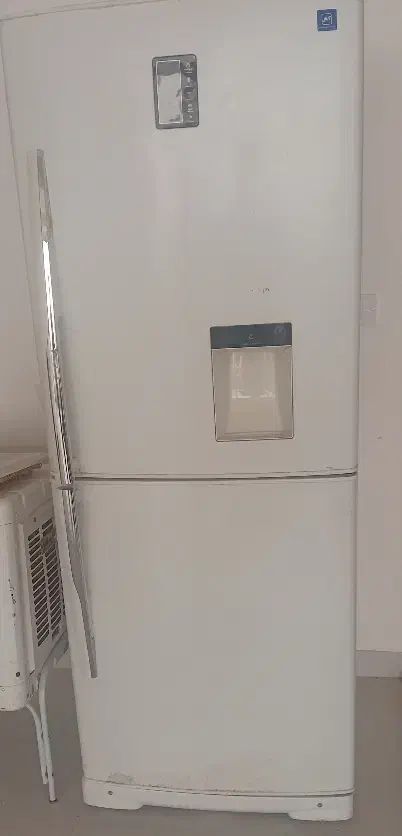 3 عدد فرش و 2 عدد یخچال|فرش|قیدار, |دیوار