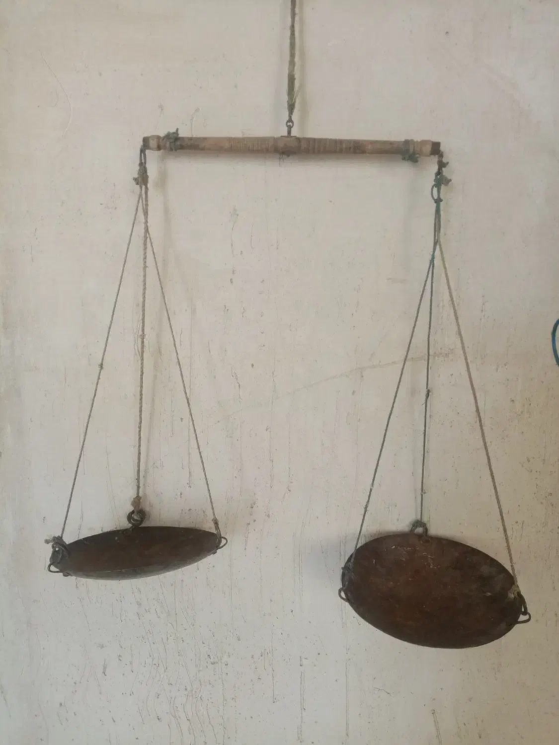 ترازو|کلکسیون اشیاء عتیقه|ملایر, |دیوار