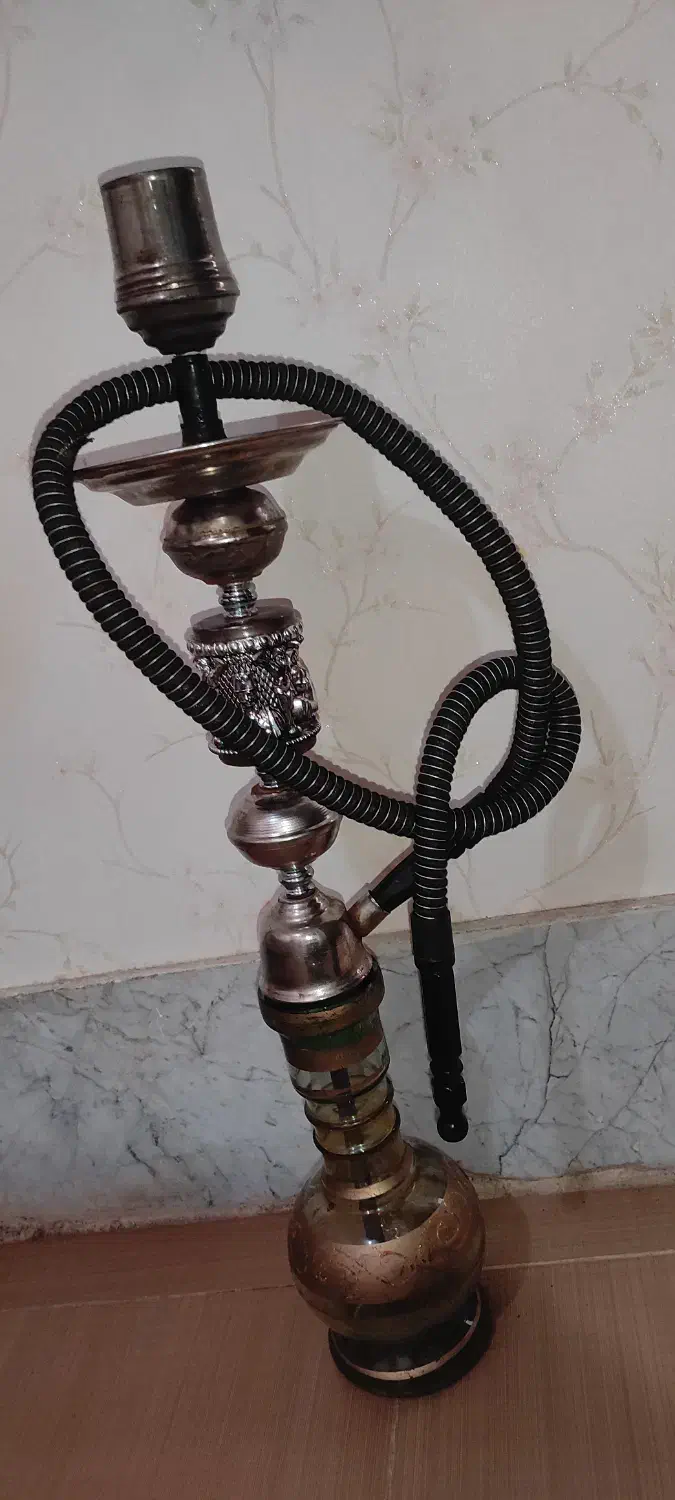 قلیان قدیمی|کلکسیون اشیاء عتیقه|بردسکن, |دیوار