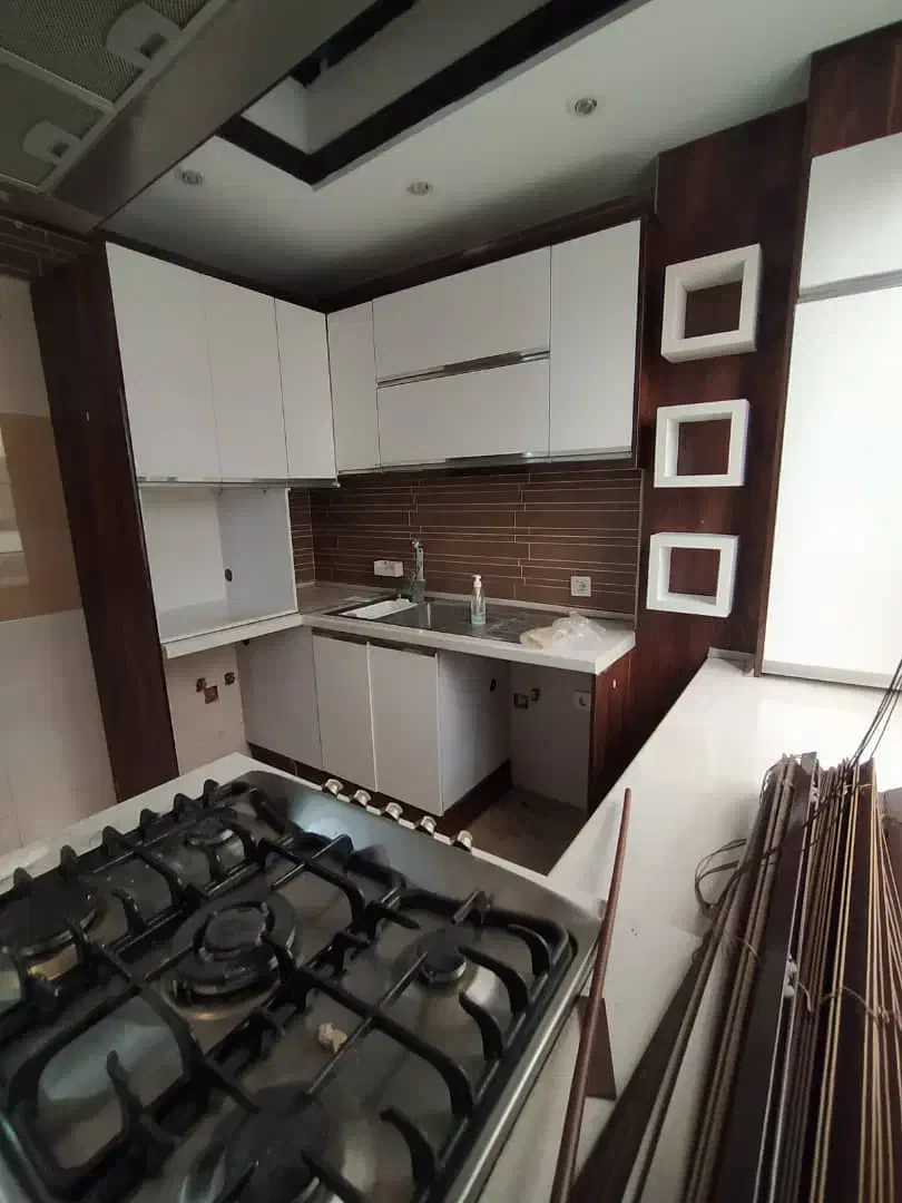 میرداماد شمال/ 75 متر 2 خواب/دونبش نور لوکس و تمیز