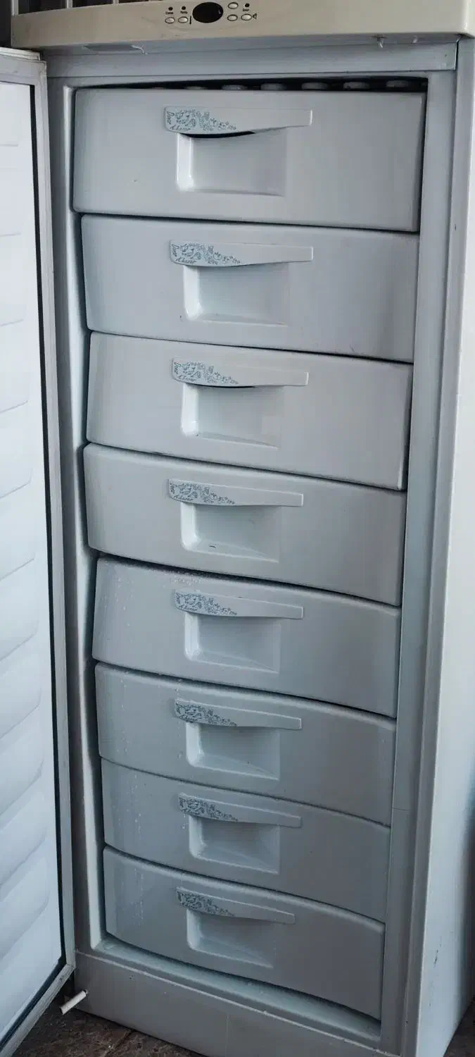 فریزر  ایستاده دارای 8قفسه|یخچال و فریزر|کرمان, |دیوار
