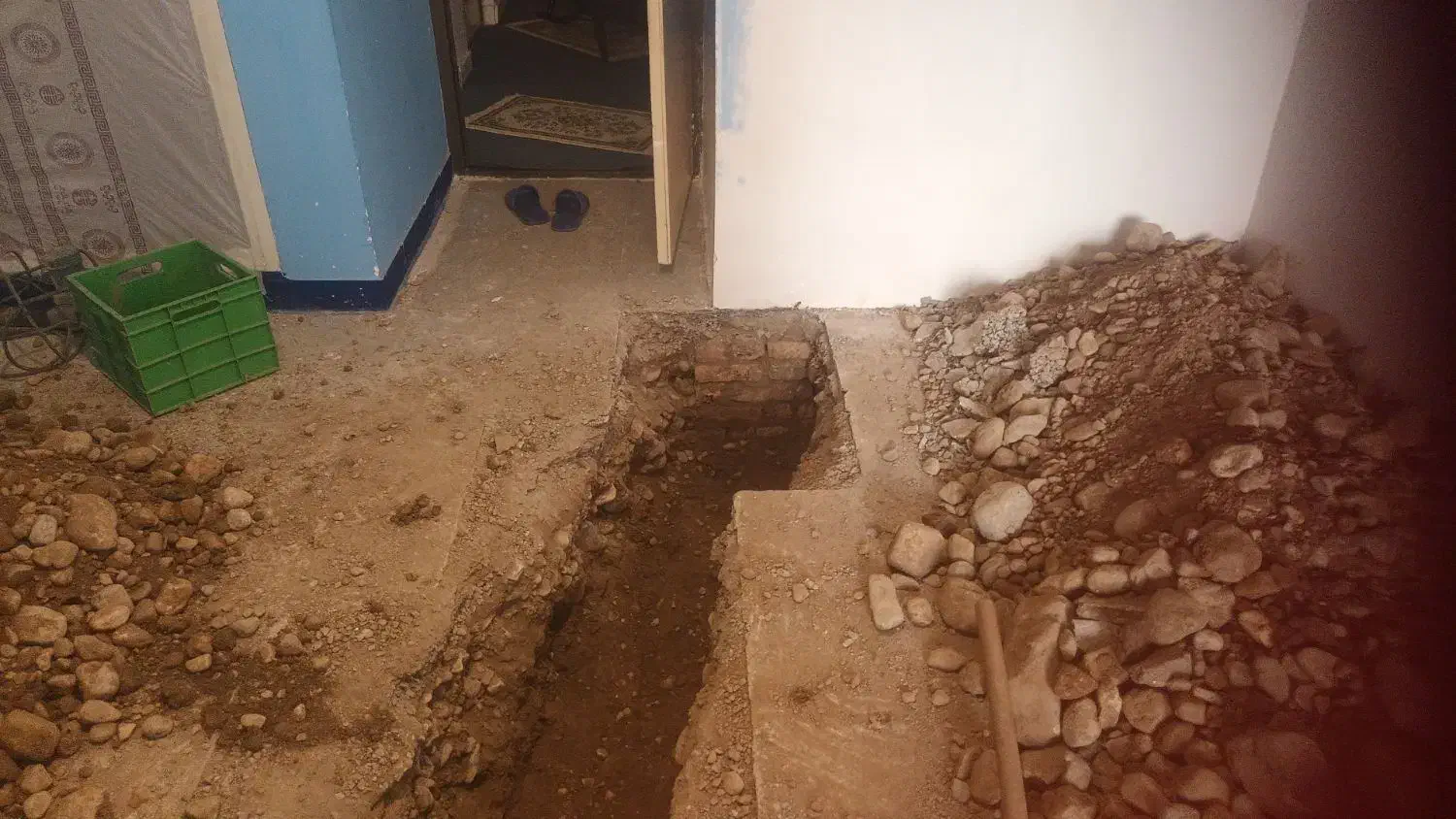 تخریب ساختمان بدون شکستن لوله ها و کاشیکاری|خدمات پیشه و مهارت|گرگان, |دیوار