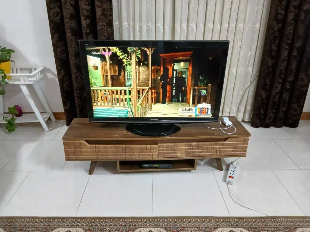 فروش مبل ۷ نفره و میز تی وی|مبلمان خانگی و میز عسلی|قائمشهر, |دیوار