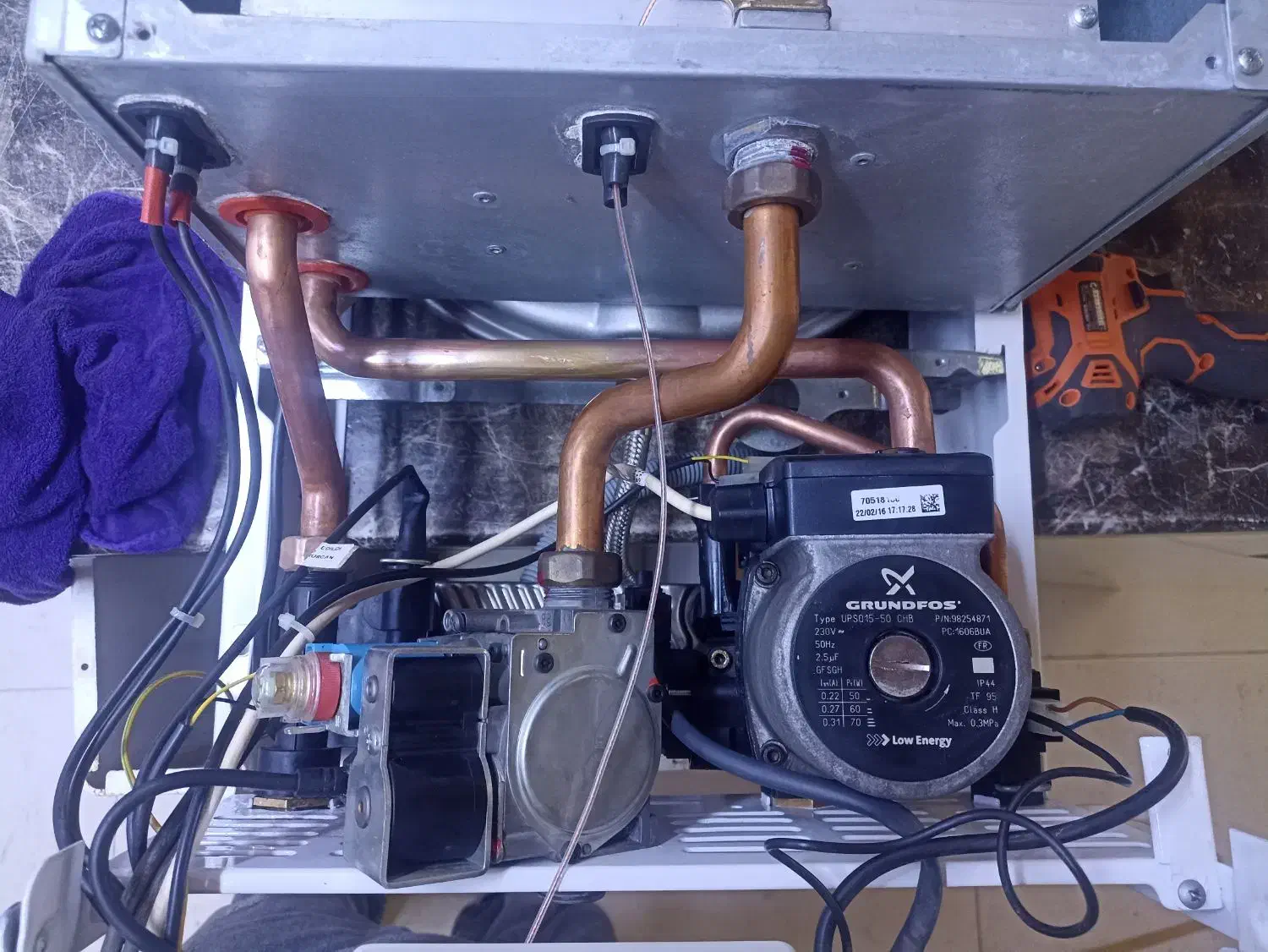 تعمیر و سرویس پکیج های دیواری|آبگرمکن، پکیج، شوفاژ|رباطکریم, رباطکریم|دیوار