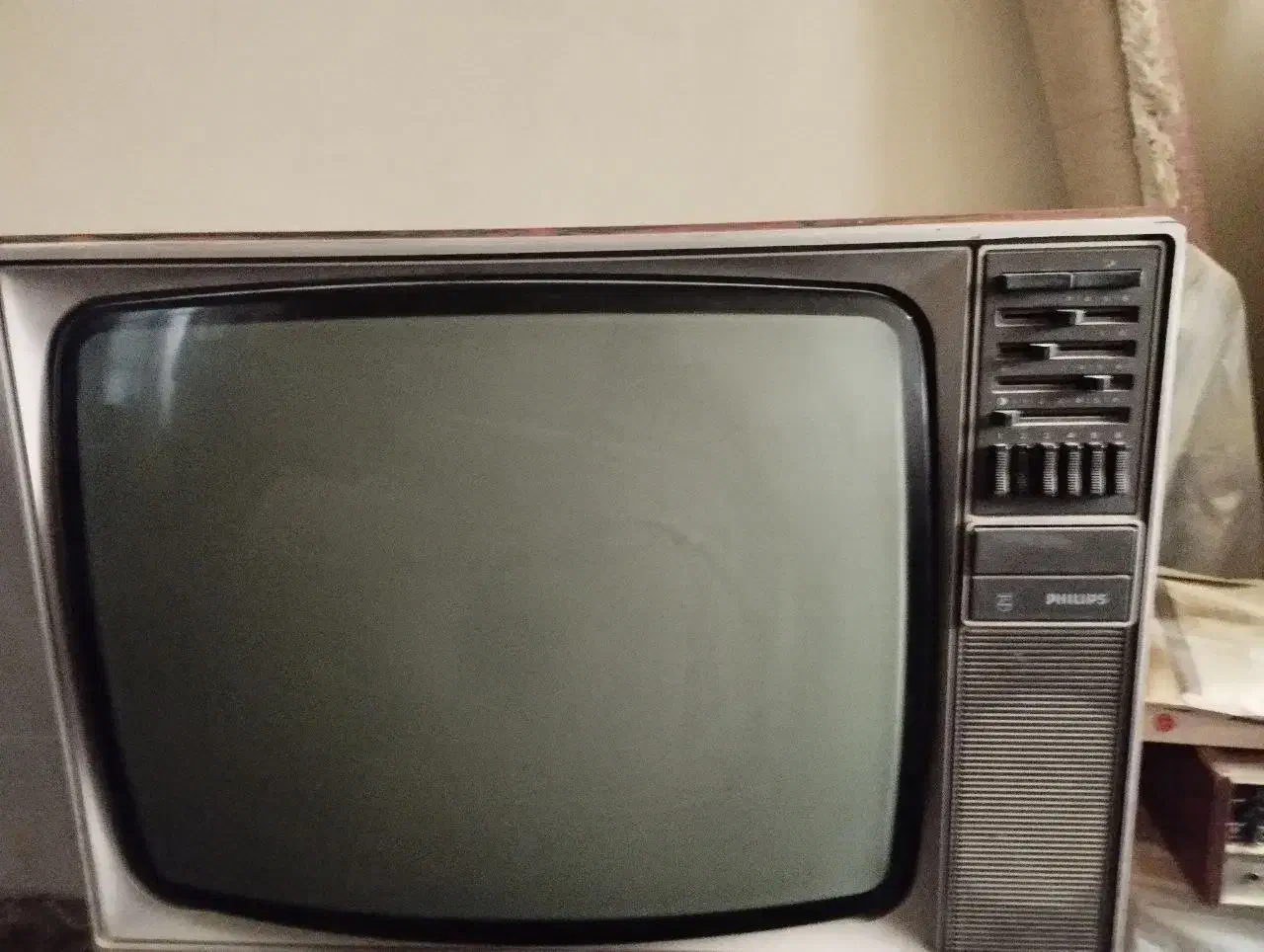 تلویزیون و رادیو ظبط قدیمی|کلکسیون اشیاء عتیقه|سبزوار, ولیعصر (نجار آباد)|دیوار