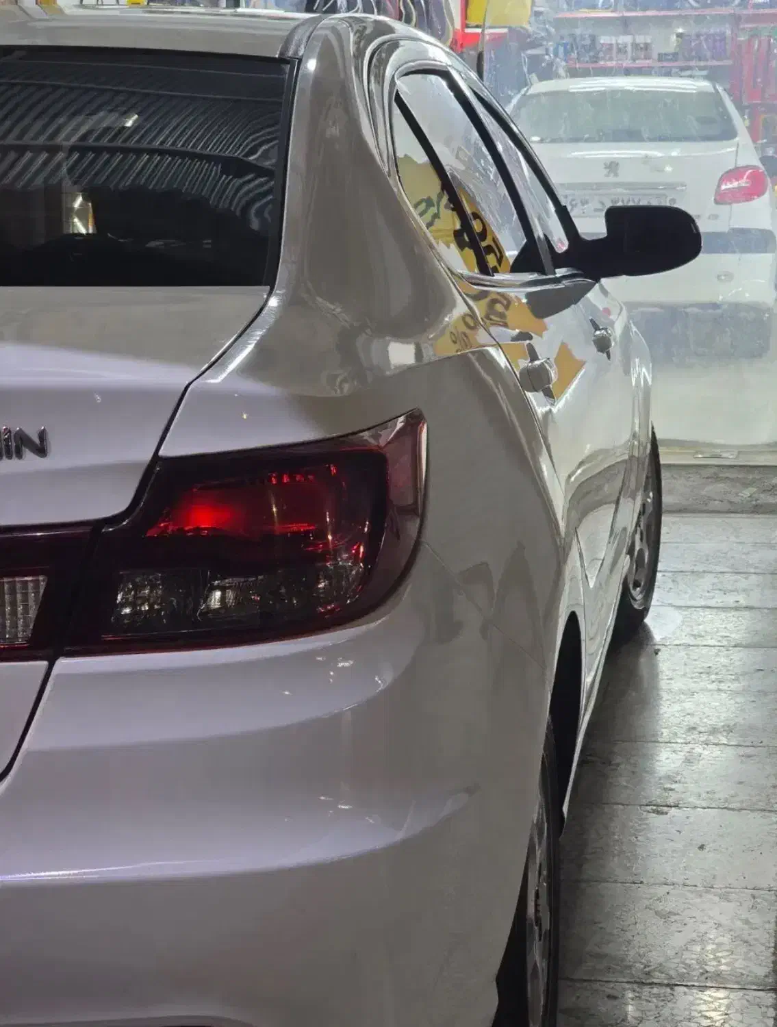 شاهین ۱۴۰۳ با سانروف|خودرو سواری و وانت|قزوین, |دیوار