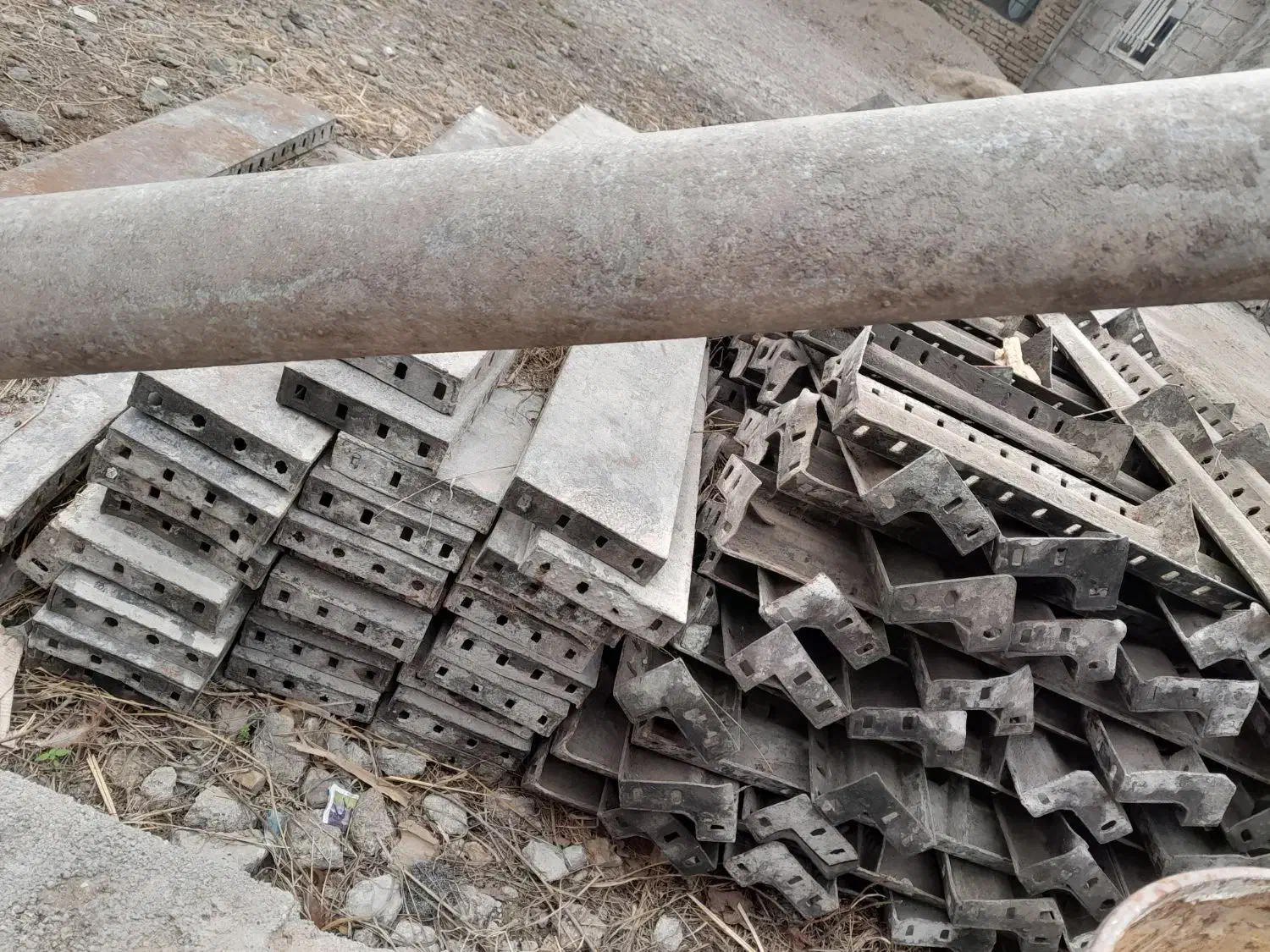 اجاره و خرید فروش بالابر بتونیر جک لوله قالب|مصالح و تجهیزات ساختمان|کلاله, |دیوار