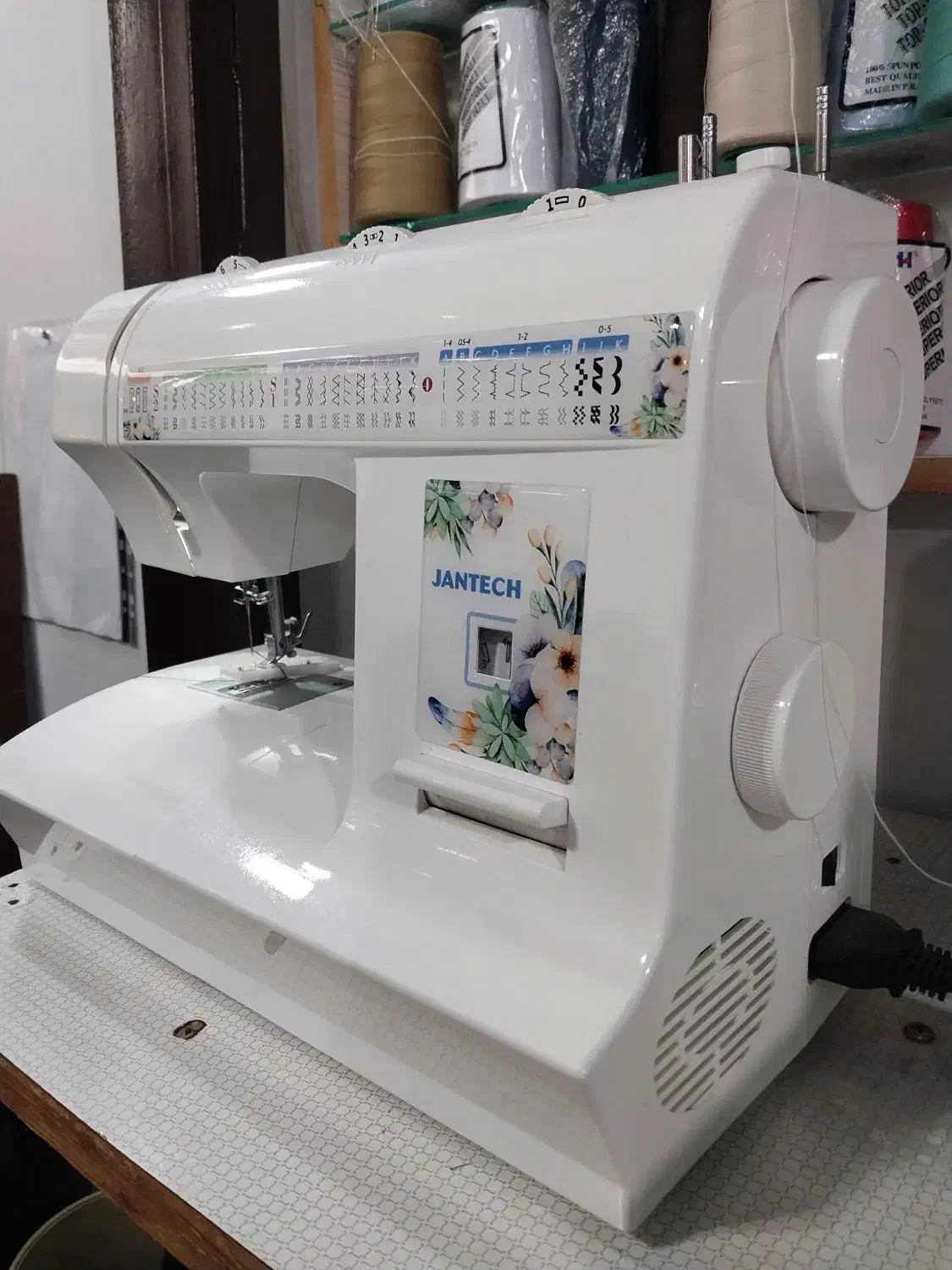 چرخ خانگی جانتک|چرخ خیاطی و ریسندگی|تالش, هشتپر|دیوار