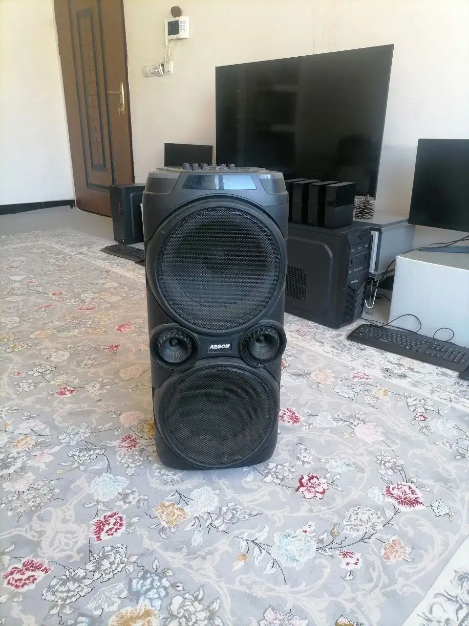 اسپیکر شارژی قدرتمند، مناسب فضای باز و مراسم|سیستم صوتی خانگی|مریوان, |دیوار