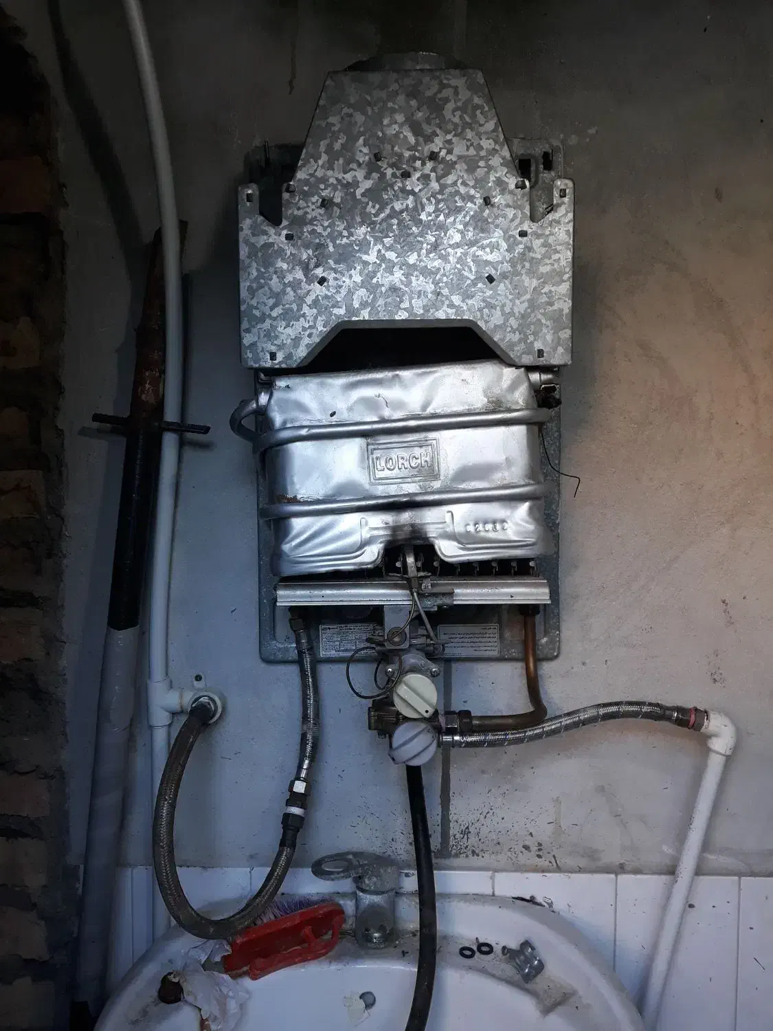 آبگرمکن دیواری لورج|آبگرمکن، پکیج، شوفاژ|گرگان, |دیوار