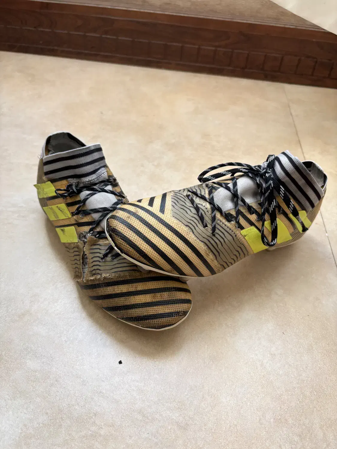 کفش استوک فوتبالی Adidas Nemeziz سایز 42/5 اورج|کیف، کفش، کمربند|مشهد, آزادشهر|دیوار