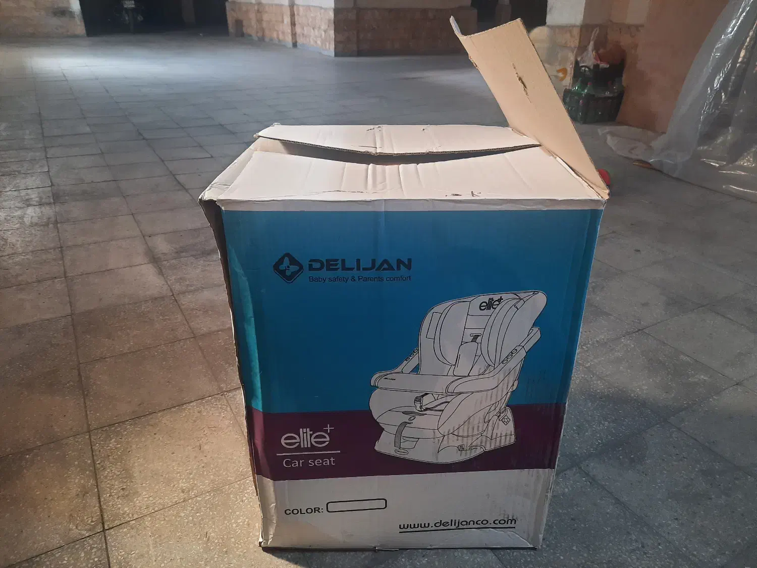 صندلی کودک ماشین|تخت و صندلی بچه|کاشان, گبرها|دیوار