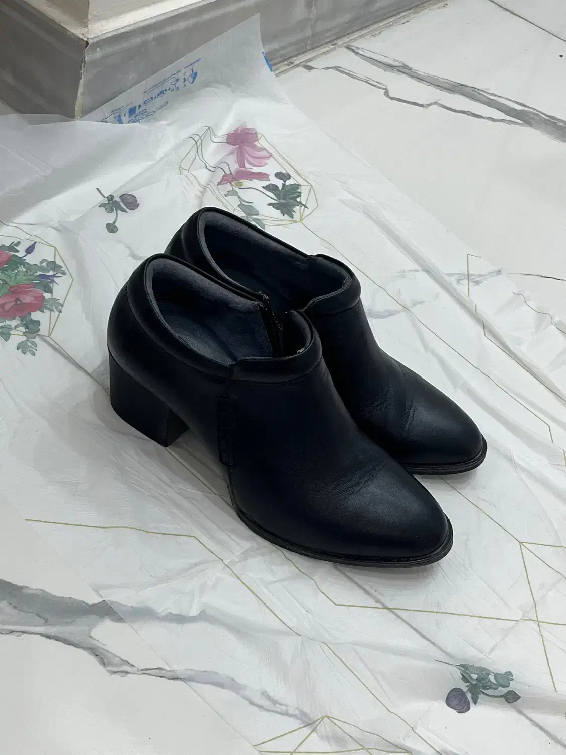 کفش چرم  طبیعی  پاشنه دار سایز ۳۷ در حد نو|کیف، کفش، کمربند|تهران, بهداشت|دیوار