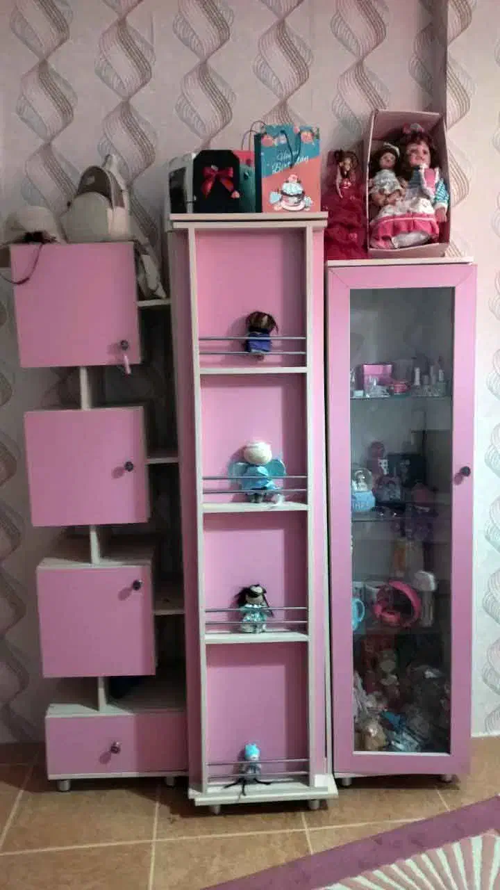 تخت، کمد، میز آرایش و قالیچه کودک و نوجوان|تخت و سرویس خواب|قروه, |دیوار