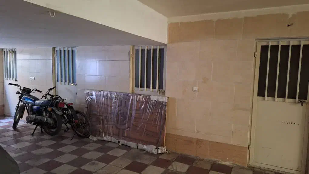 ۸۰متر/طبقه دوم/انباری/پارک موتور /قابل تبدیل