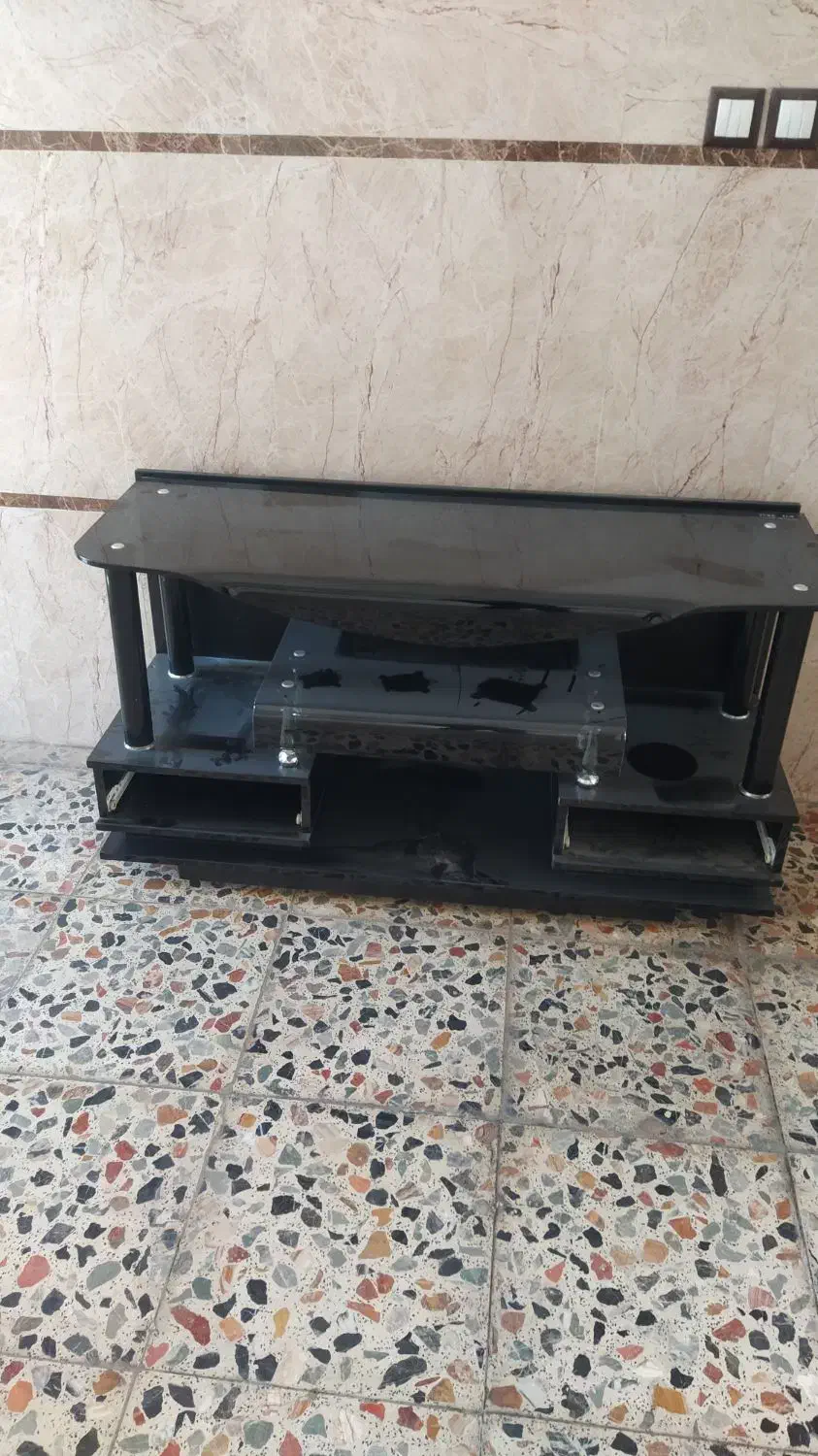 ویترین و میزتلویزیون|بوفه، ویترین، کنسول|خمینی‌شهر, |دیوار