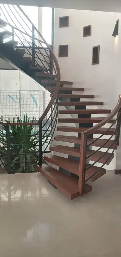 بازدید.مشاوره.طراحی و ساخت انواع پله گرد و مدرن|مصالح و تجهیزات ساختمان|مشکیندشت, |دیوار