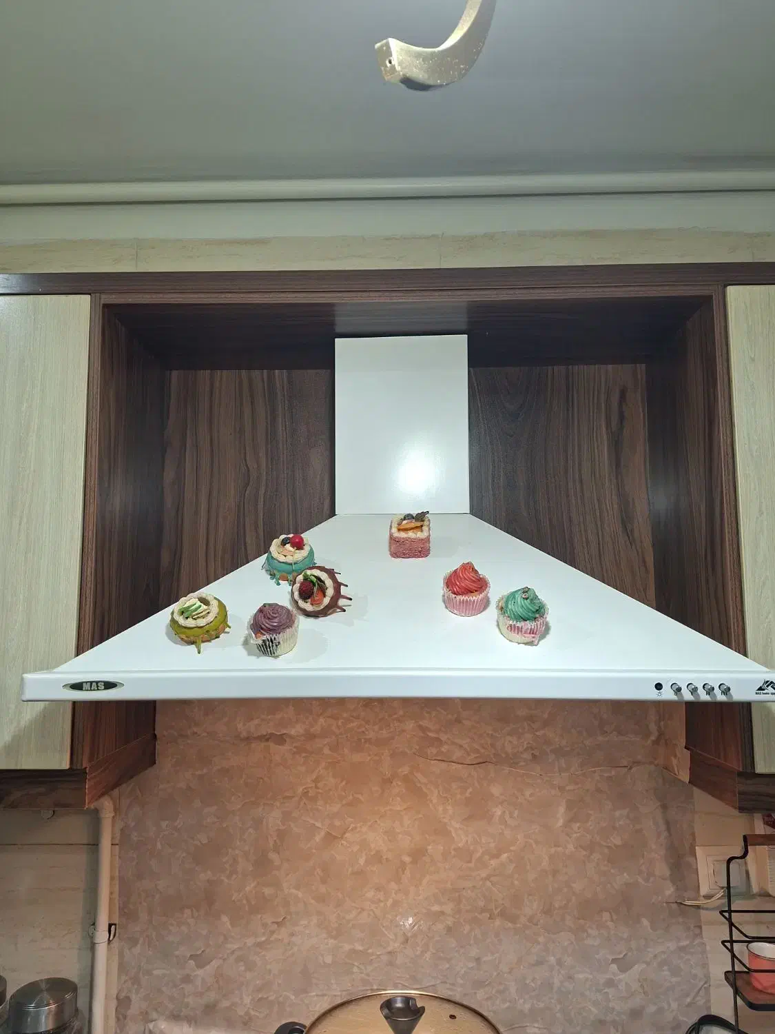 هود|هود|اهواز, سپیدار|دیوار