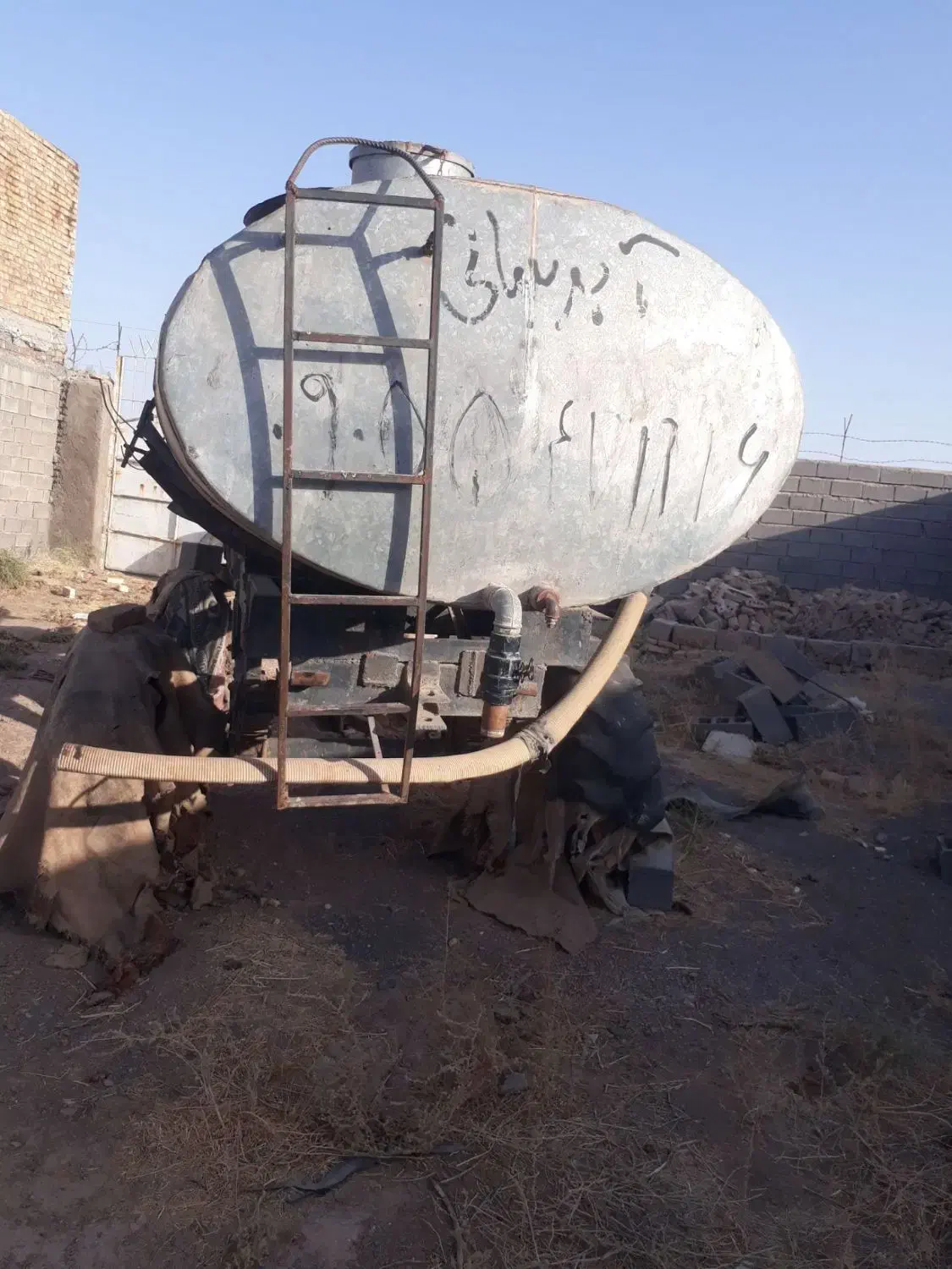 تانکر آب|ماشین‌آلات صنعتی|تربت جام, کاریز نو سفلی|دیوار