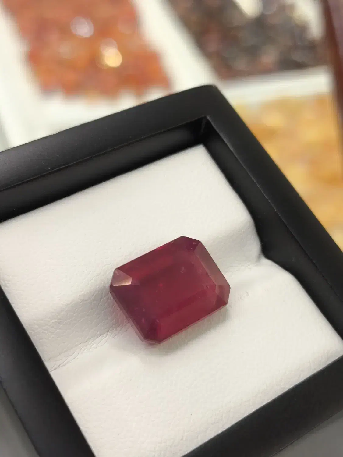 نگین های جواهری و زیبا|جواهرات|مشهد, عنصری|دیوار