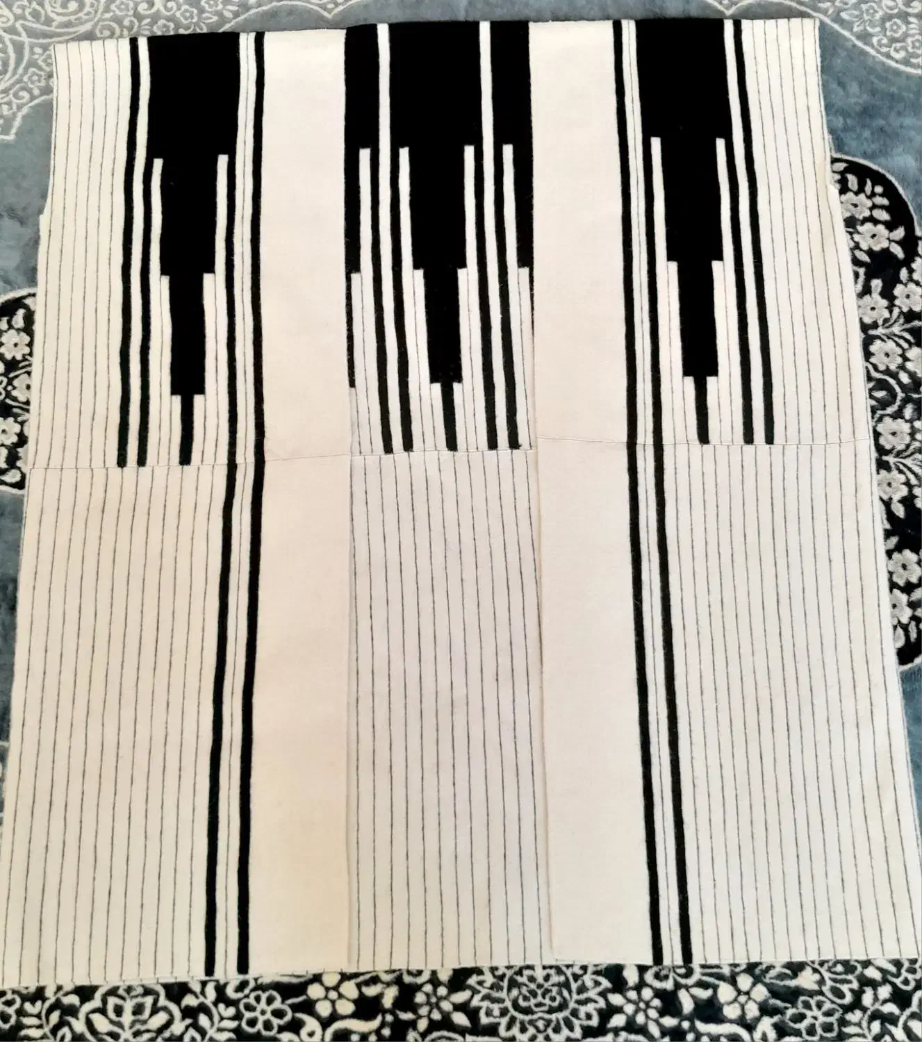 چوقا کیارسی بافت|لباس|مسجد سلیمان, |دیوار