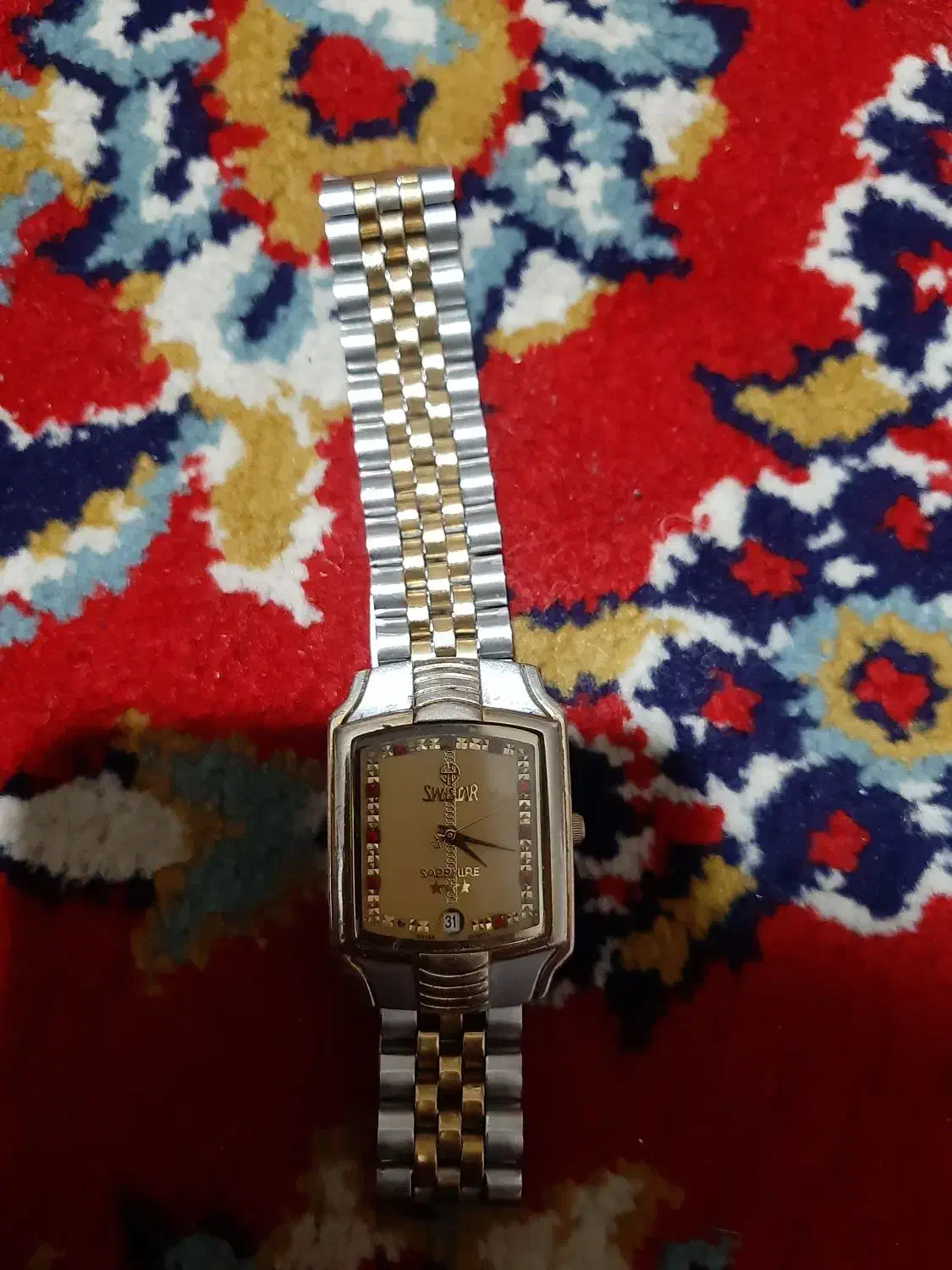 ساعت مچی|ساعت|بابا حیدر, |دیوار