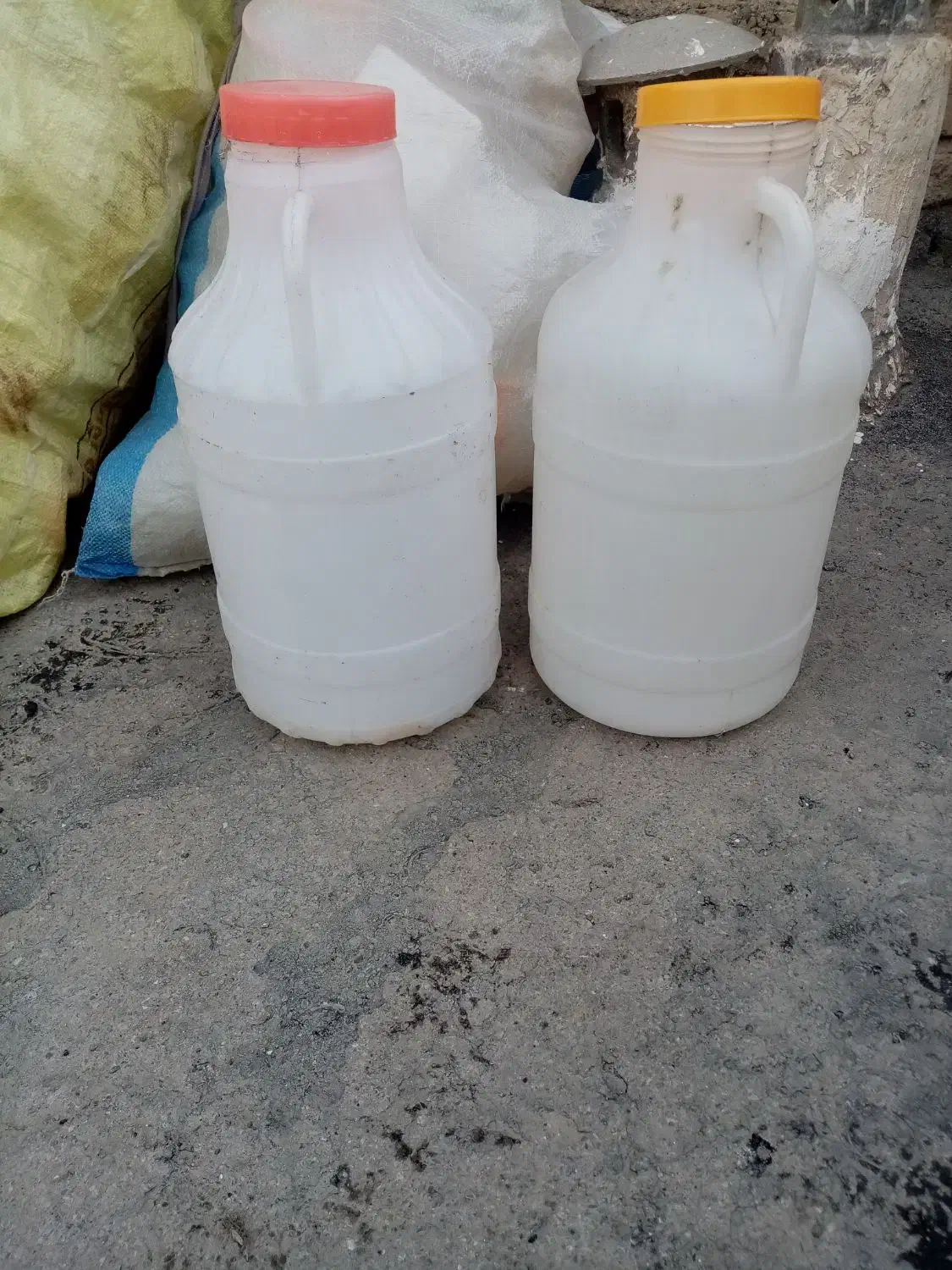 دبه ماست و شیشه ترشی|ظروف نگهدارنده، پلاستیکی، یک‌بارمصرف|مشهد, سرافرازان|دیوار