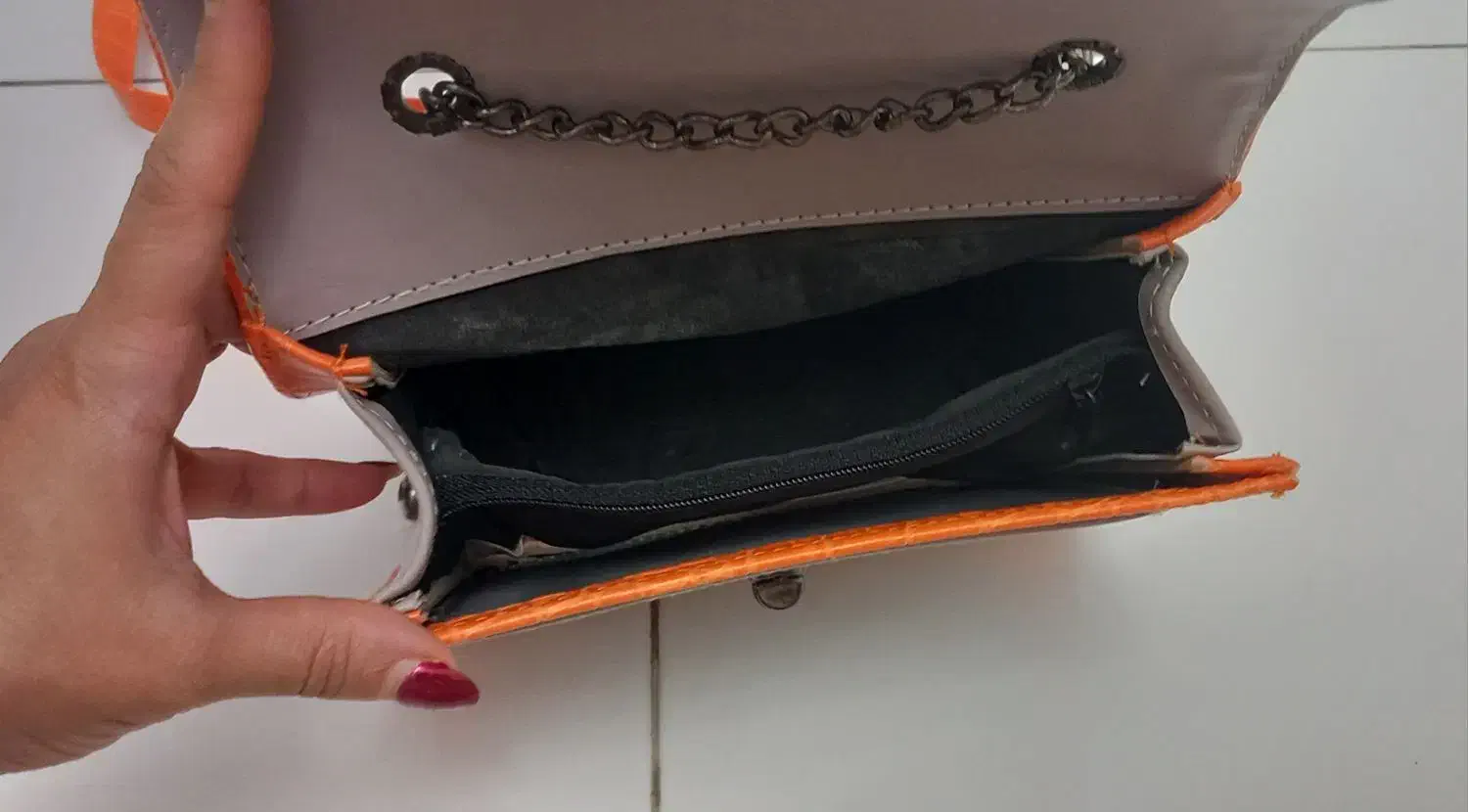 کیف دخترانه وزنانه|کیف، کفش، کمربند|رشت, استقامت ۱|دیوار