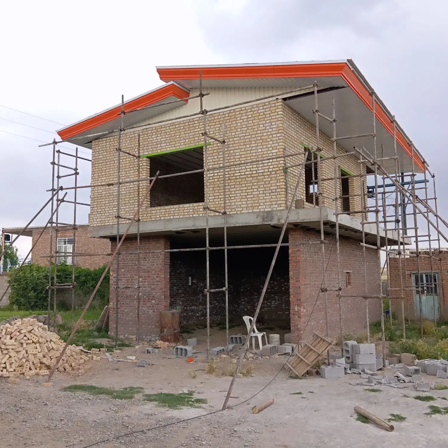 پوشش سقفهای شیبدار و شینگل با جدیدترین متریال روز|خدمات پیشه و مهارت|میاندوآب, |دیوار