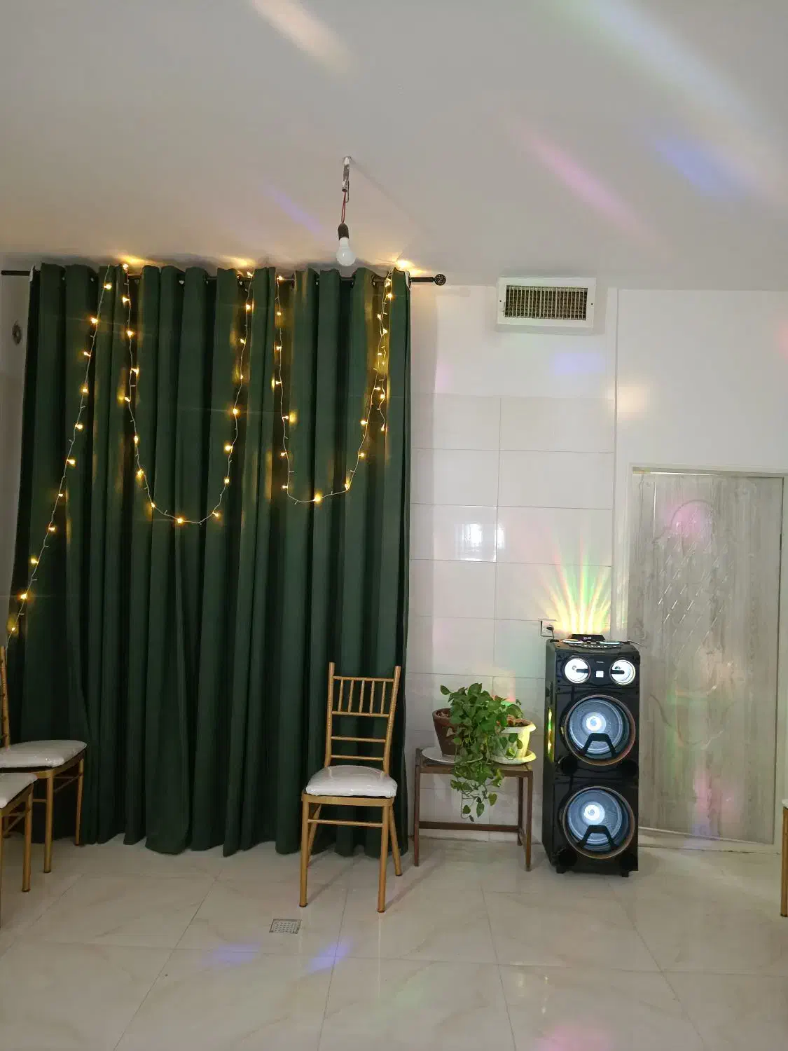 اجاره سالن نقلی برای تولد مهمونی دورهمی وشب یلدا|اجارهٔ کوتاه‌مدت ویلا و باغ|تهران, بهاران|دیوار