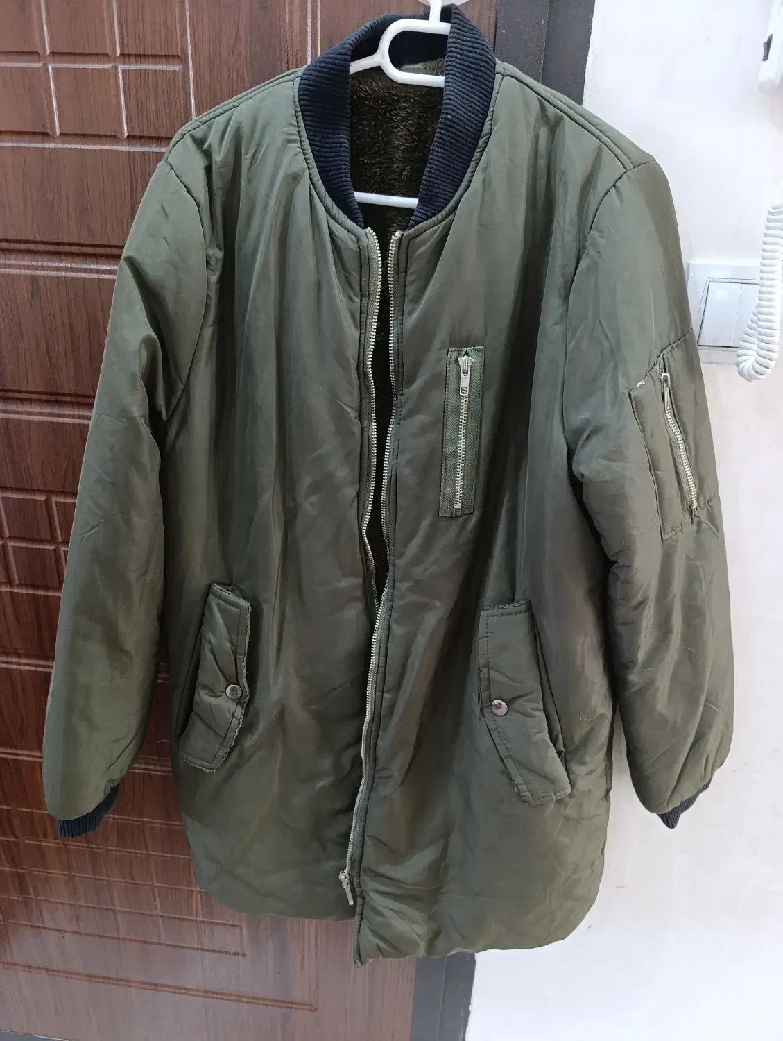 کاپشن استوک|لباس|تربتحیدریه, داروپخش|دیوار