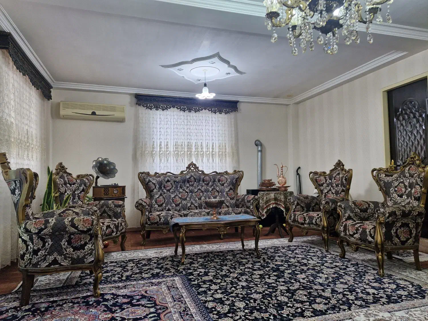 مبل سلطنتی ومیز سلطنتی درحد نو|مبلمان خانگی و میز عسلی|طاهرگوراب, |دیوار