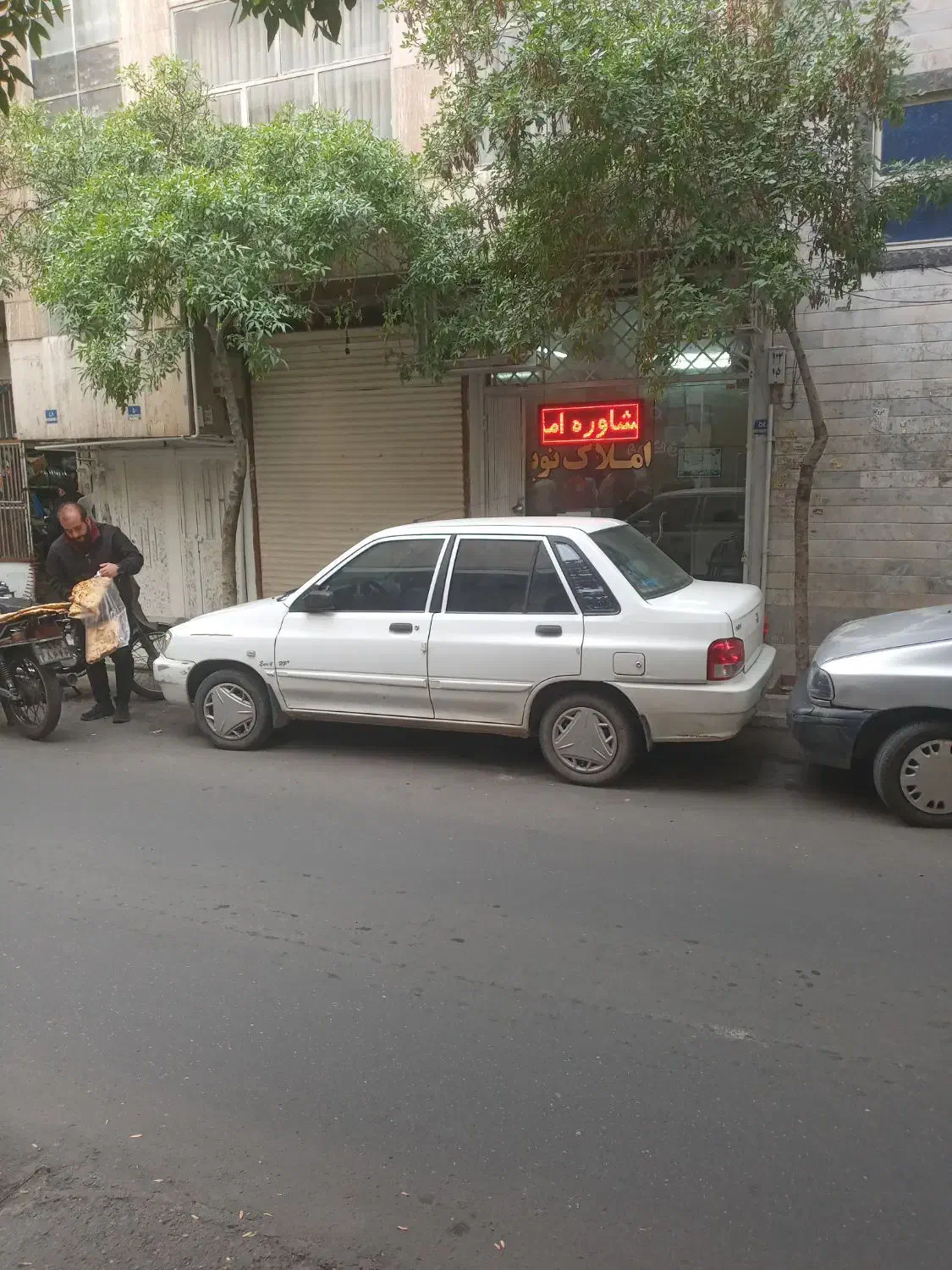 ۵۵ سال سابقه ملک خرید فروش املاک،مغازه۱۳متر|فروش مغازه و غرفه|تهران, سلیمانی|دیوار