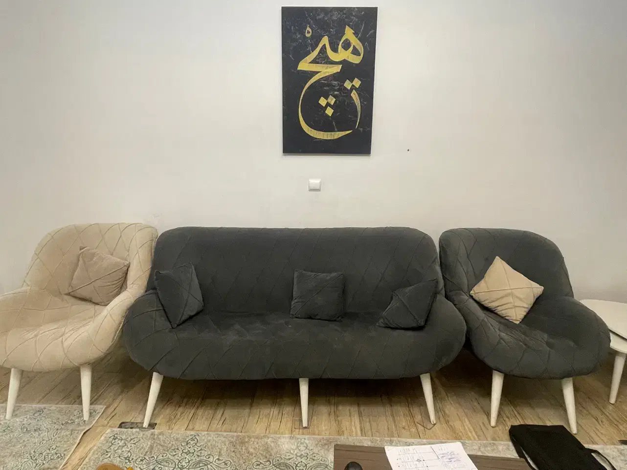 مبل ۹ نفره سالم کرم توسی|مبلمان خانگی و میز عسلی|رباطکریم, رباطکریم|دیوار