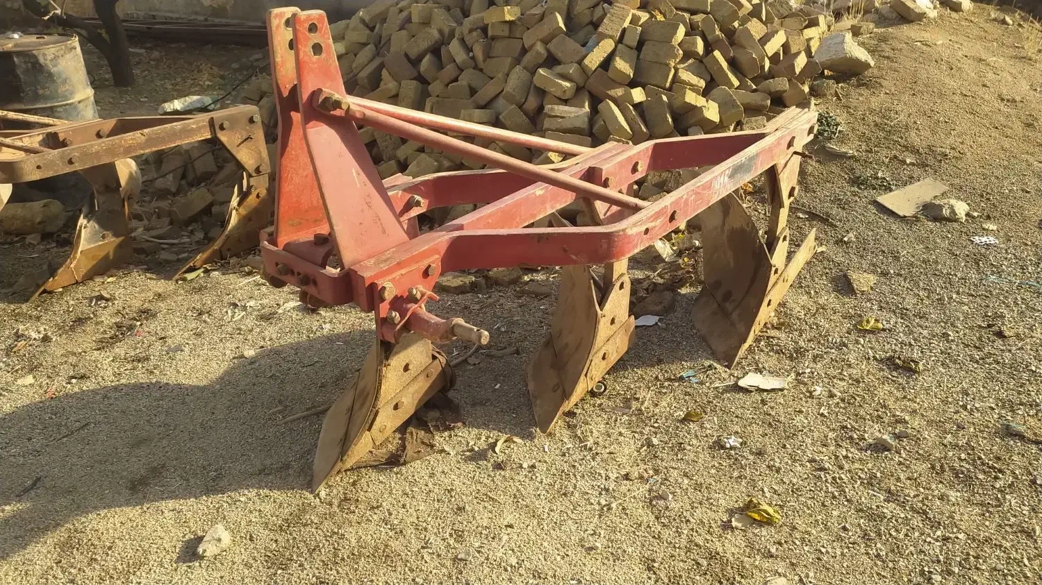 گاواهن|ماشین‌آلات صنعتی|بروجرد, |دیوار