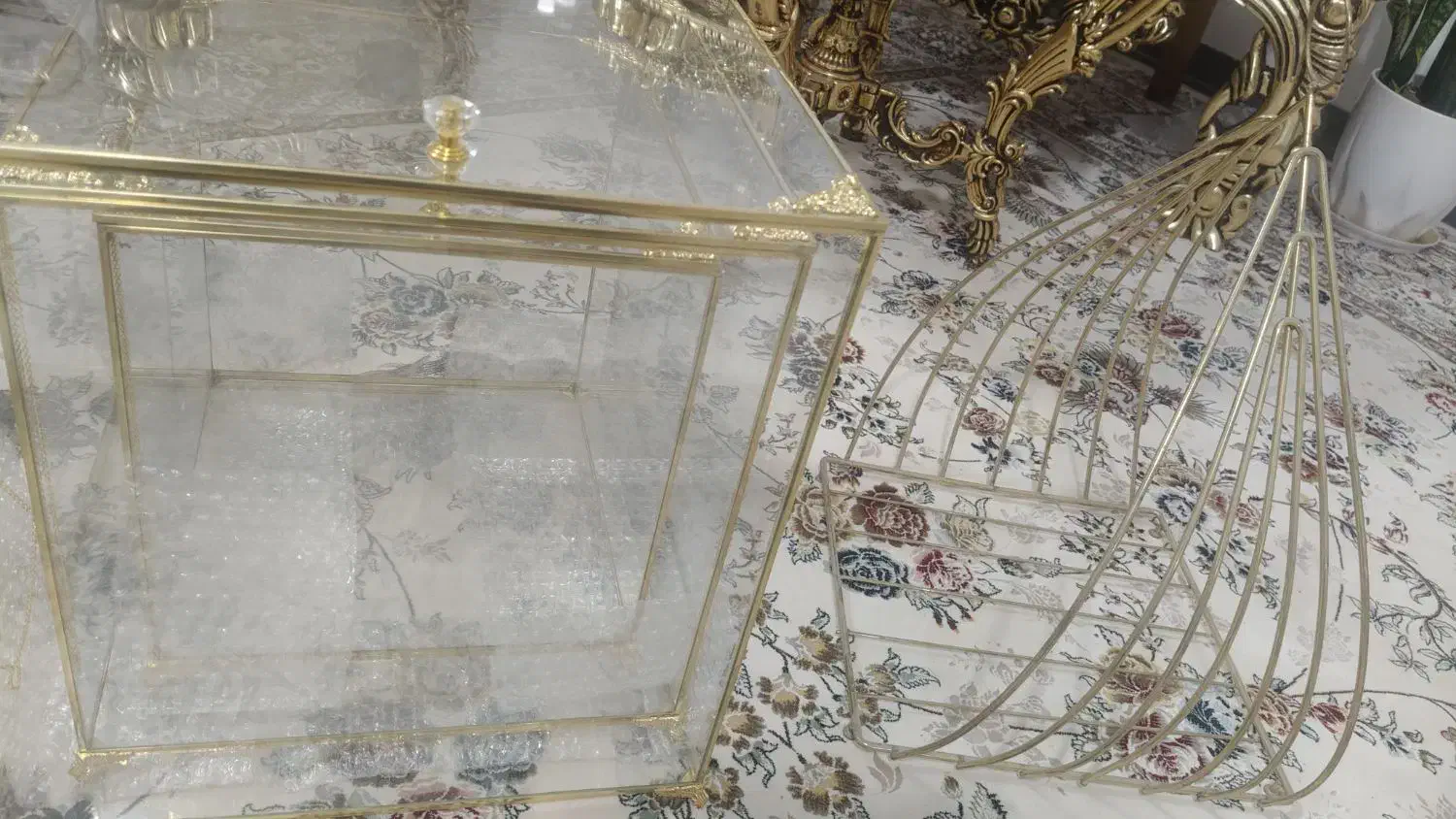 باکس شیشه ای و میز میوه و گل آرایی شب چله یلدا|کتابخانه، شلف، قفسه‌های دیواری|مشهد, ابوذر|دیوار