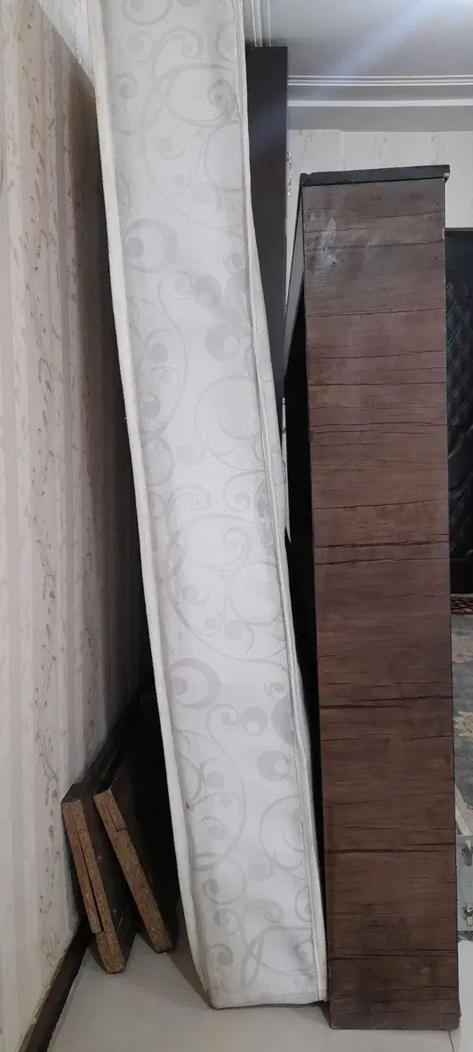 تخت خواب دو نفره همراه با تشک|تخت و سرویس خواب|مسجد سلیمان, |دیوار