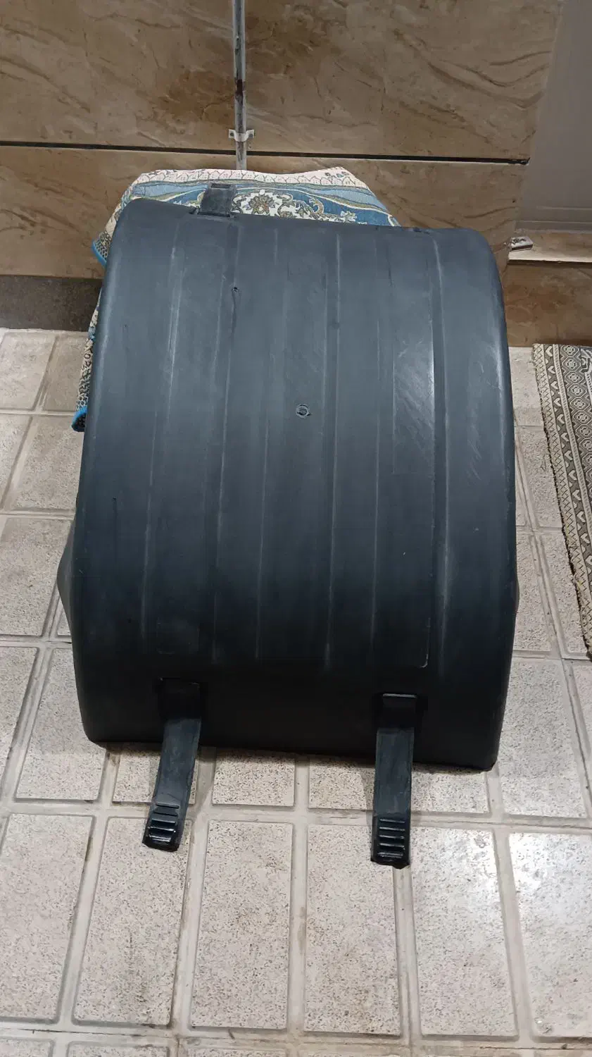 گلگیر پلاستیکی محور عقب کشنده ولوو|قطعات یدکی و لوازم جانبی|چناران, |دیوار