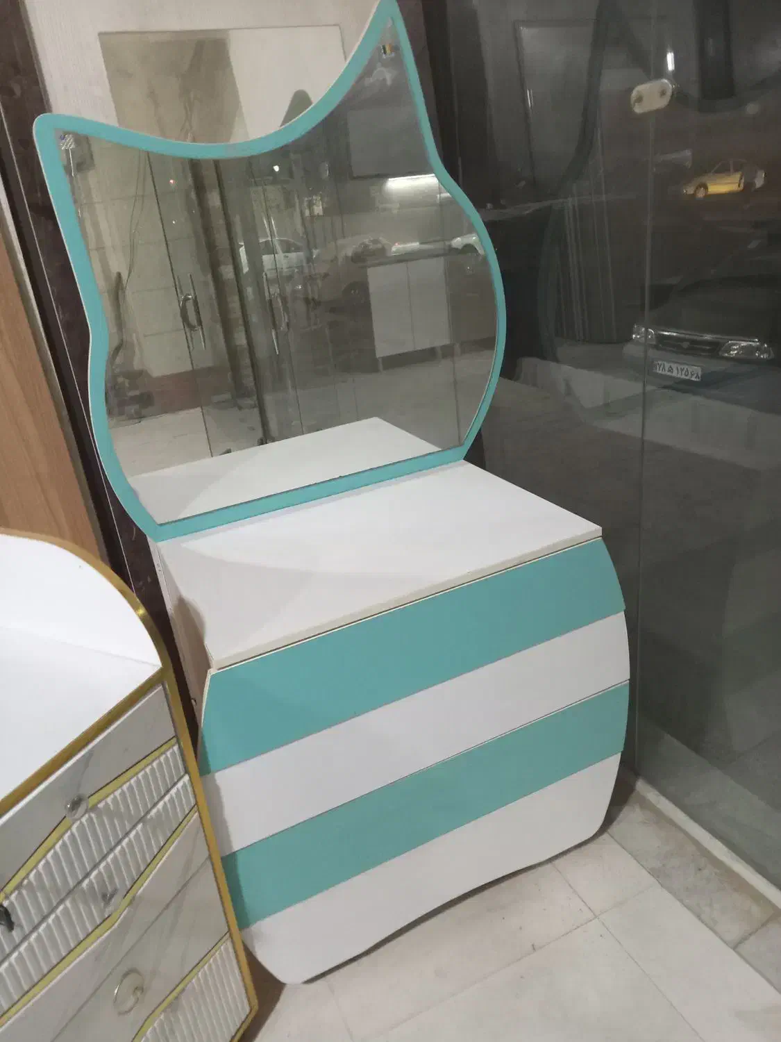 دراور بچگانه درحد نو|جاکفشی، کمد، دراور|قدس, شهر‌قدس|دیوار