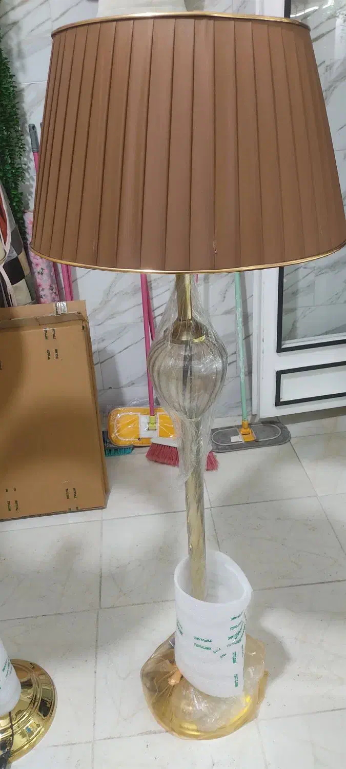 آباژور ایستاده|چراغ خواب و آباژور|رباطکریم, رباطکریم|دیوار