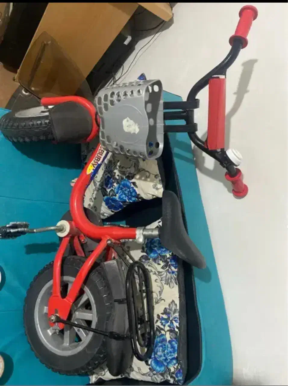 دوچرخه|دوچرخه، اسکیت، اسکوتر|هشتگرد, هشتگرد قدیم|دیوار