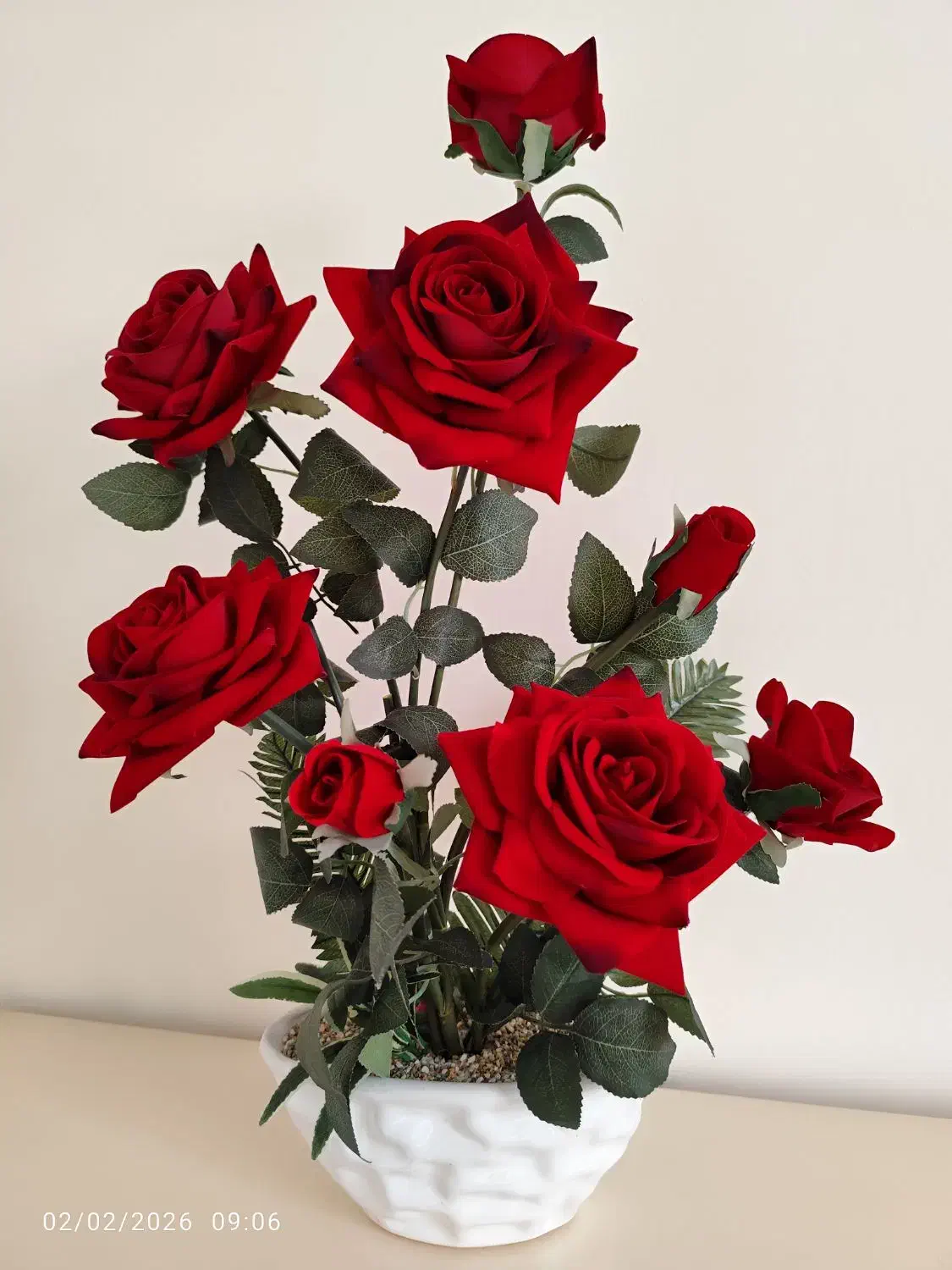 گلدان گل مصنوعی رز|گل مصنوعی|بروجن, |دیوار